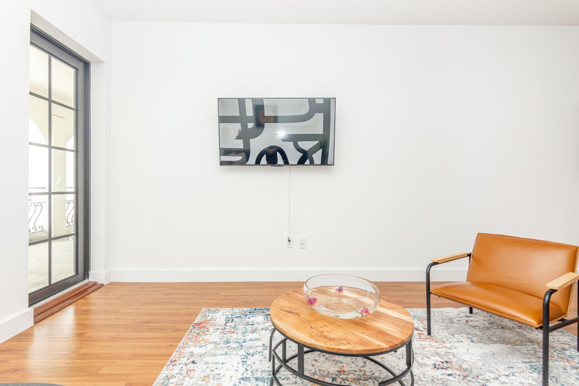 2-bdrm -heart Wynwood & Edgewater- 206 *