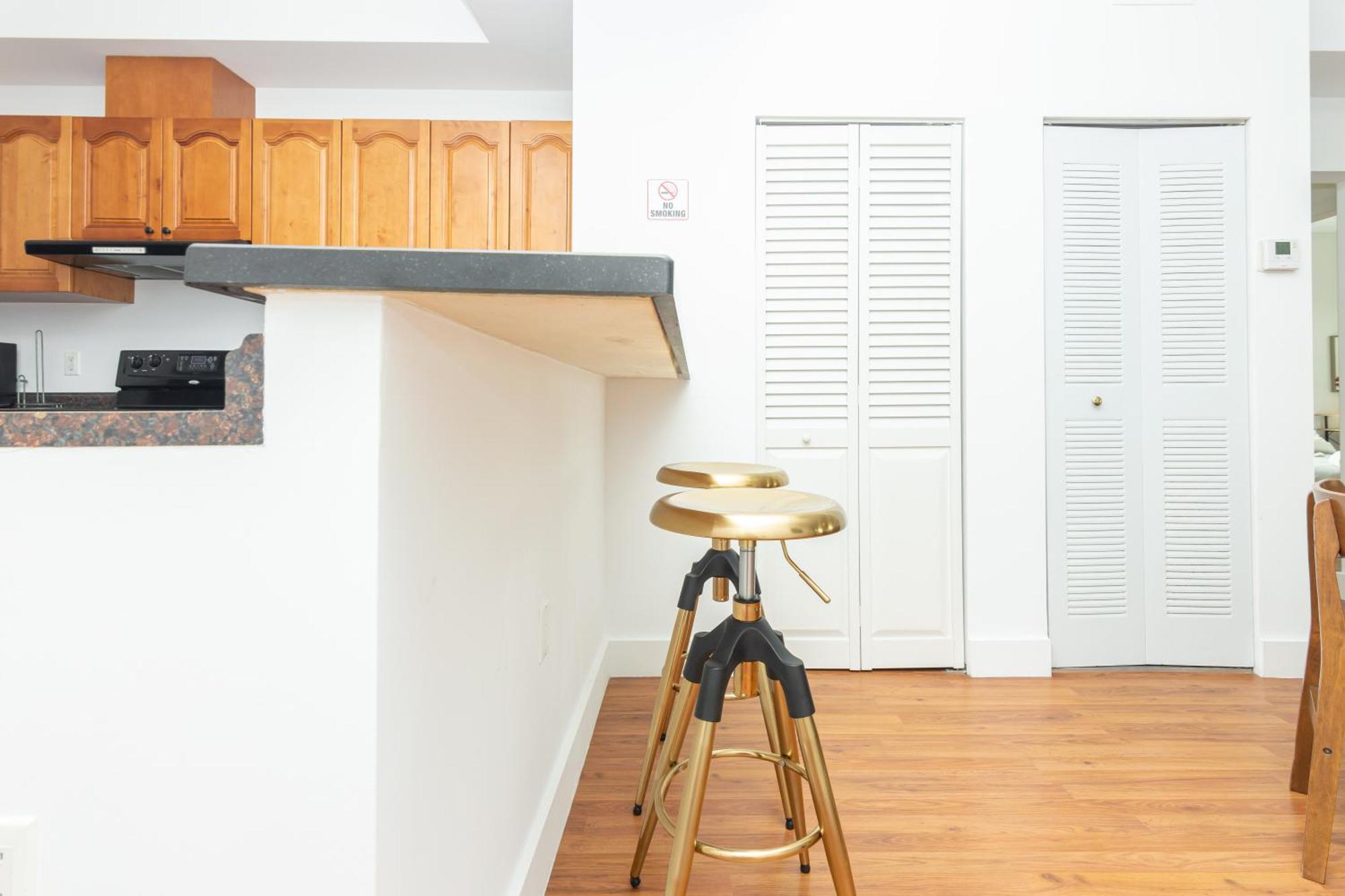 2-bdrm -heart Wynwood & Edgewater- 206 Apartment