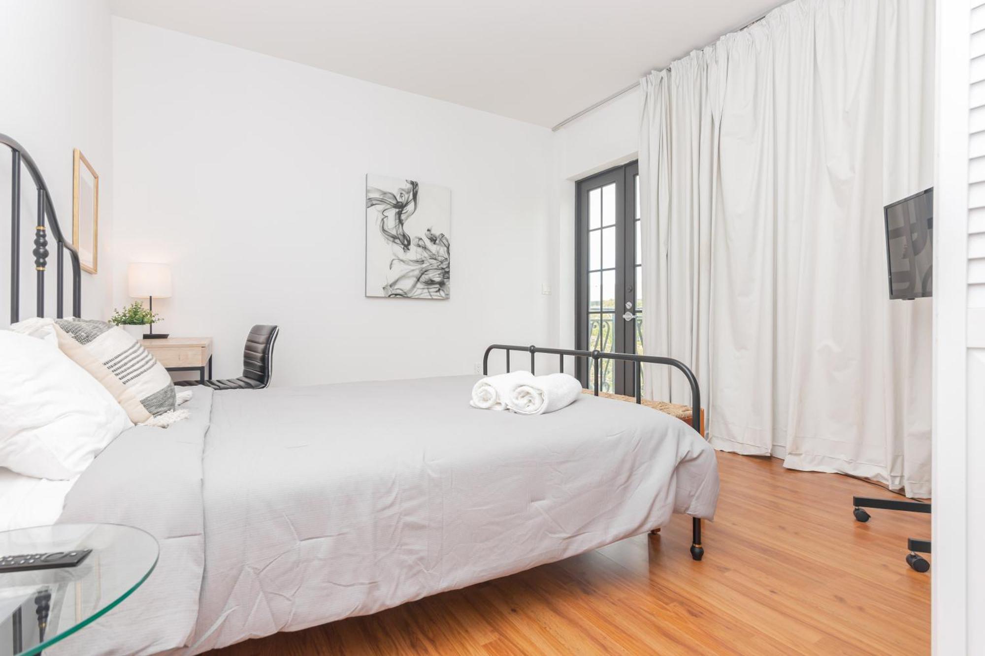 2-bdrm -heart Wynwood & Edgewater- 206 Apartment *
