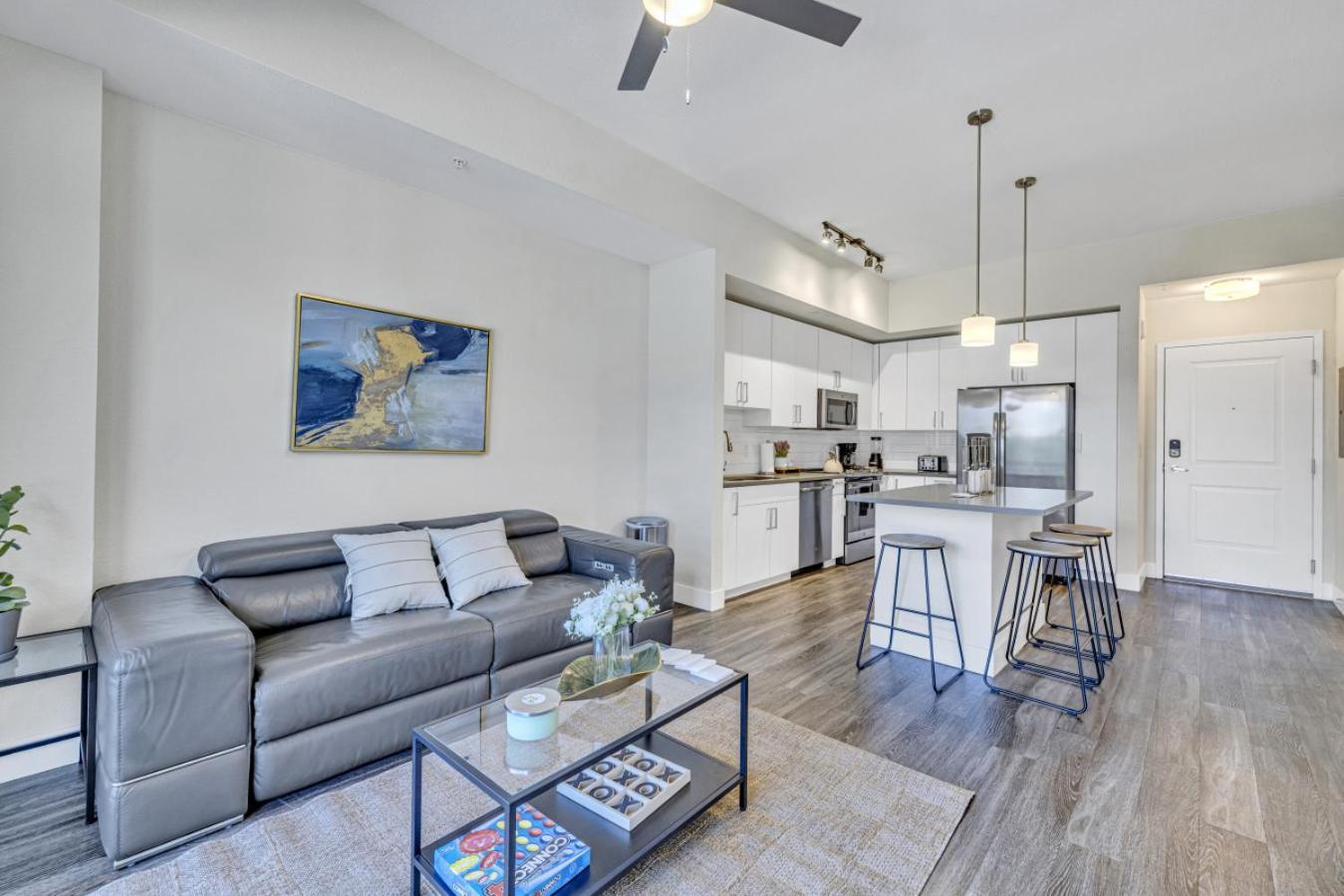 Apartment Sunny 1br Unit With Free Parking Prime Location *