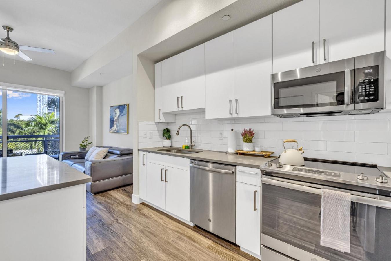 Apartment Sunny 1br Unit With Free Parking Prime Location