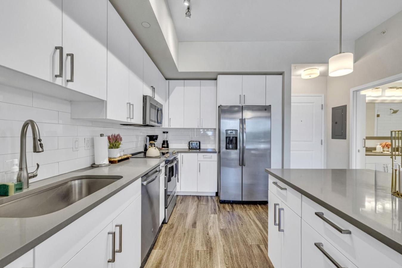 Sunny 1br Unit With Free Parking Prime Location Apartment Miami