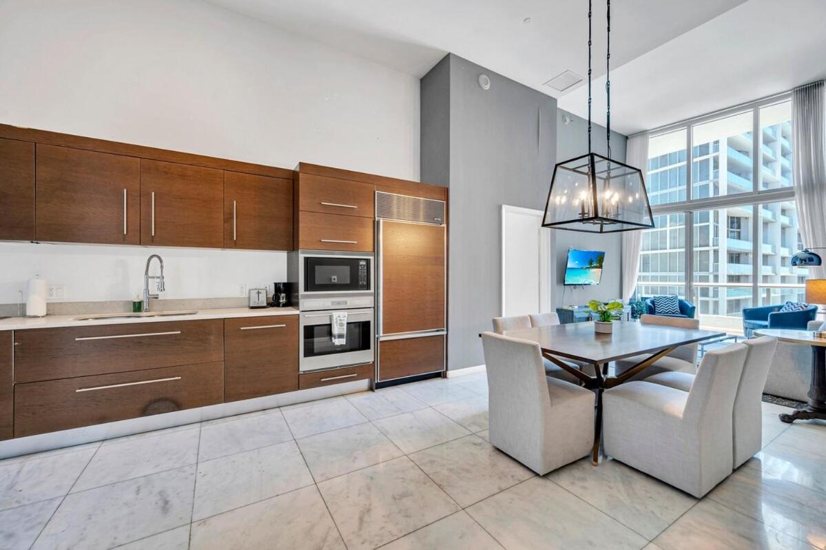 Apartment Stunning 40th Floor High Ceiling Icon Brickell With Access Miami