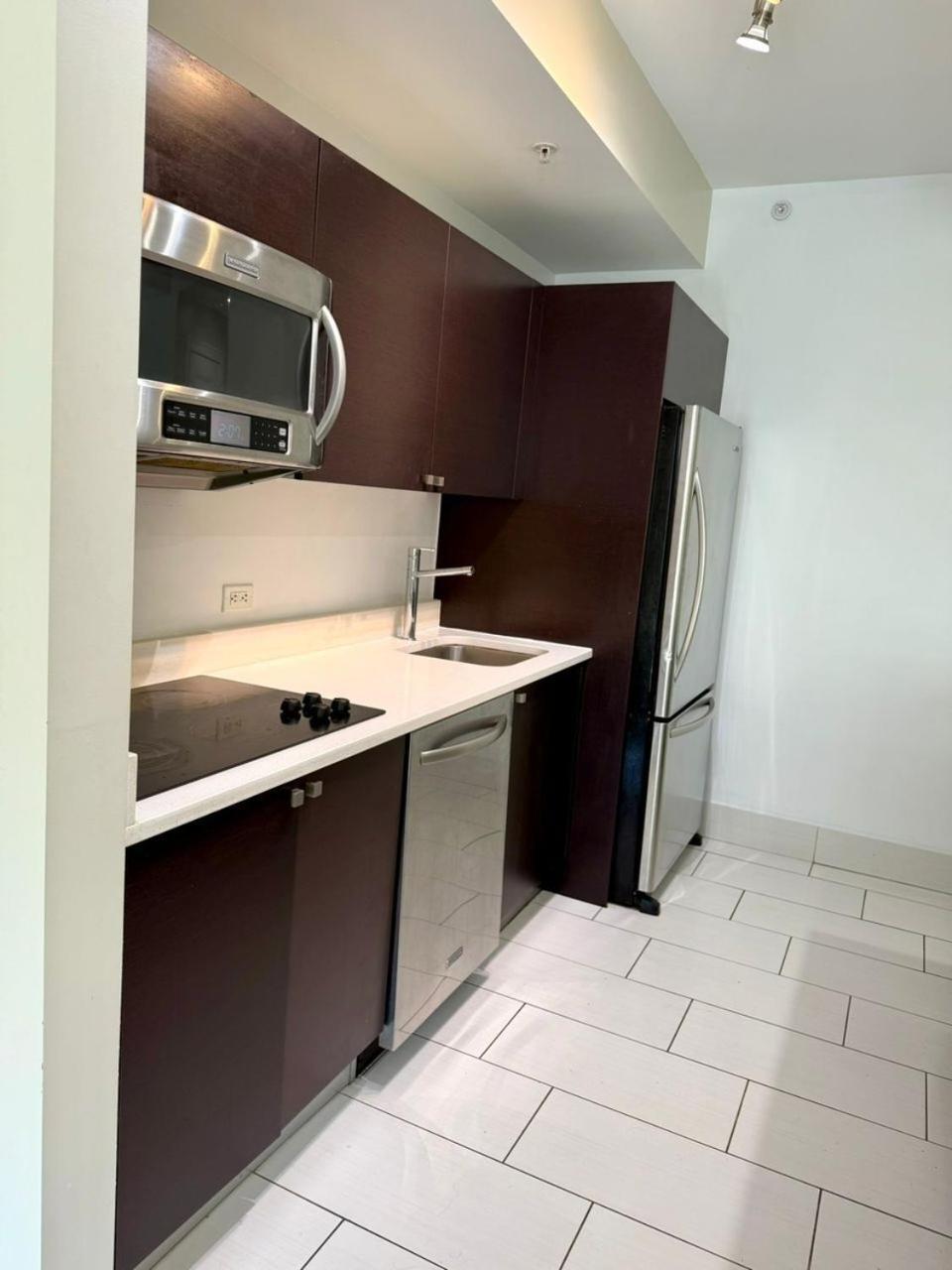 Exclusive Doral With Luxury Amenities Apartment