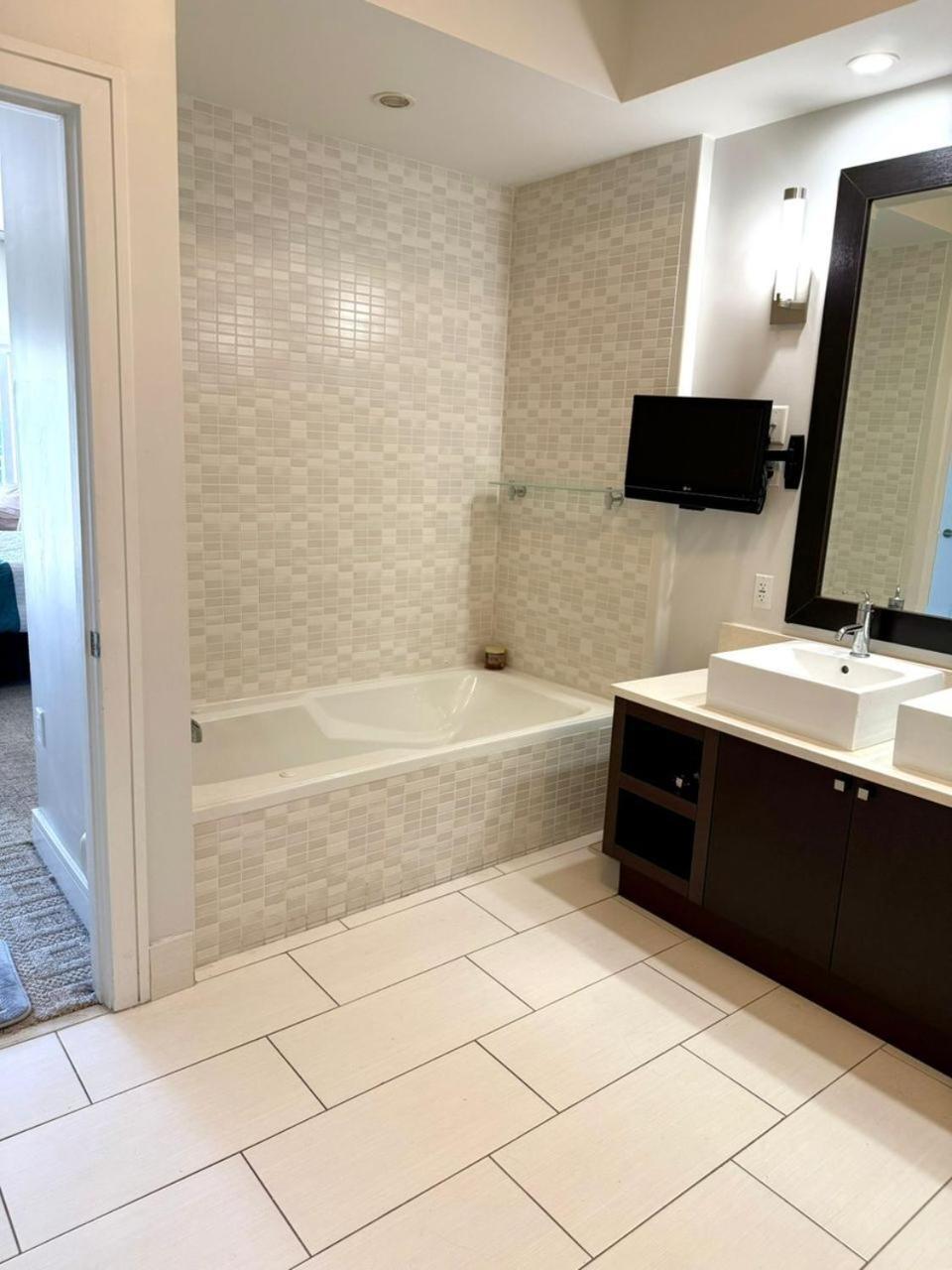 Exclusive Doral With Luxury Amenities Miami