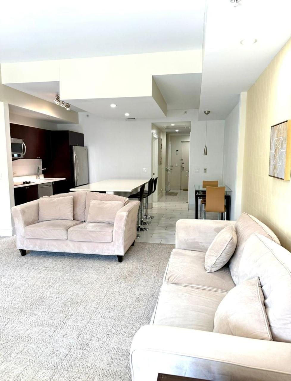 Exclusive Doral With Luxury Amenities Apartment *