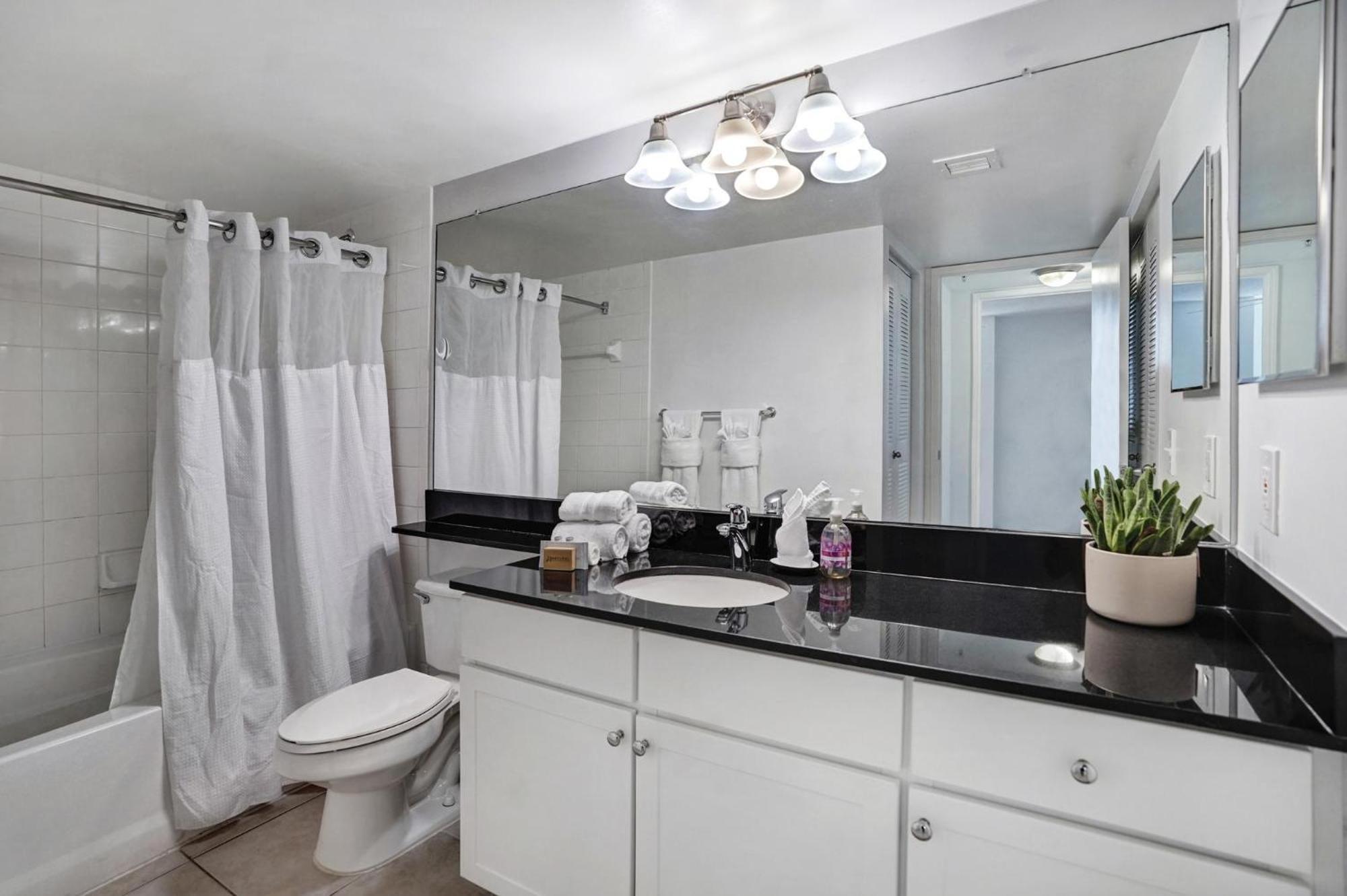 Dharma Coral Gables At Gables Grand Plaza Apartamento Miami
