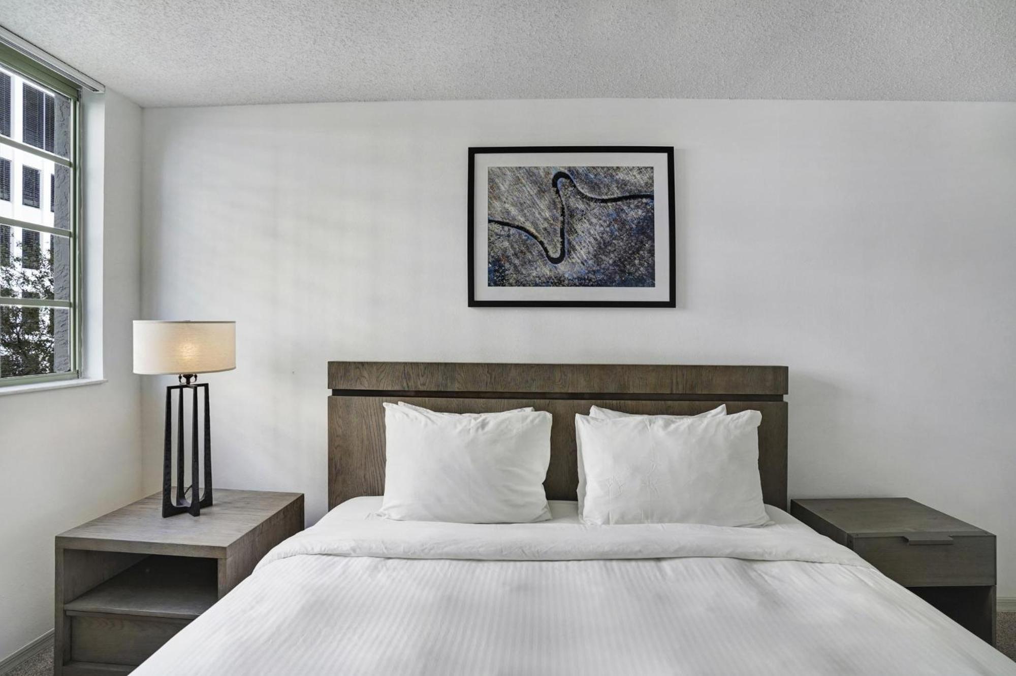 Dharma Coral Gables At Gables Grand Plaza *
