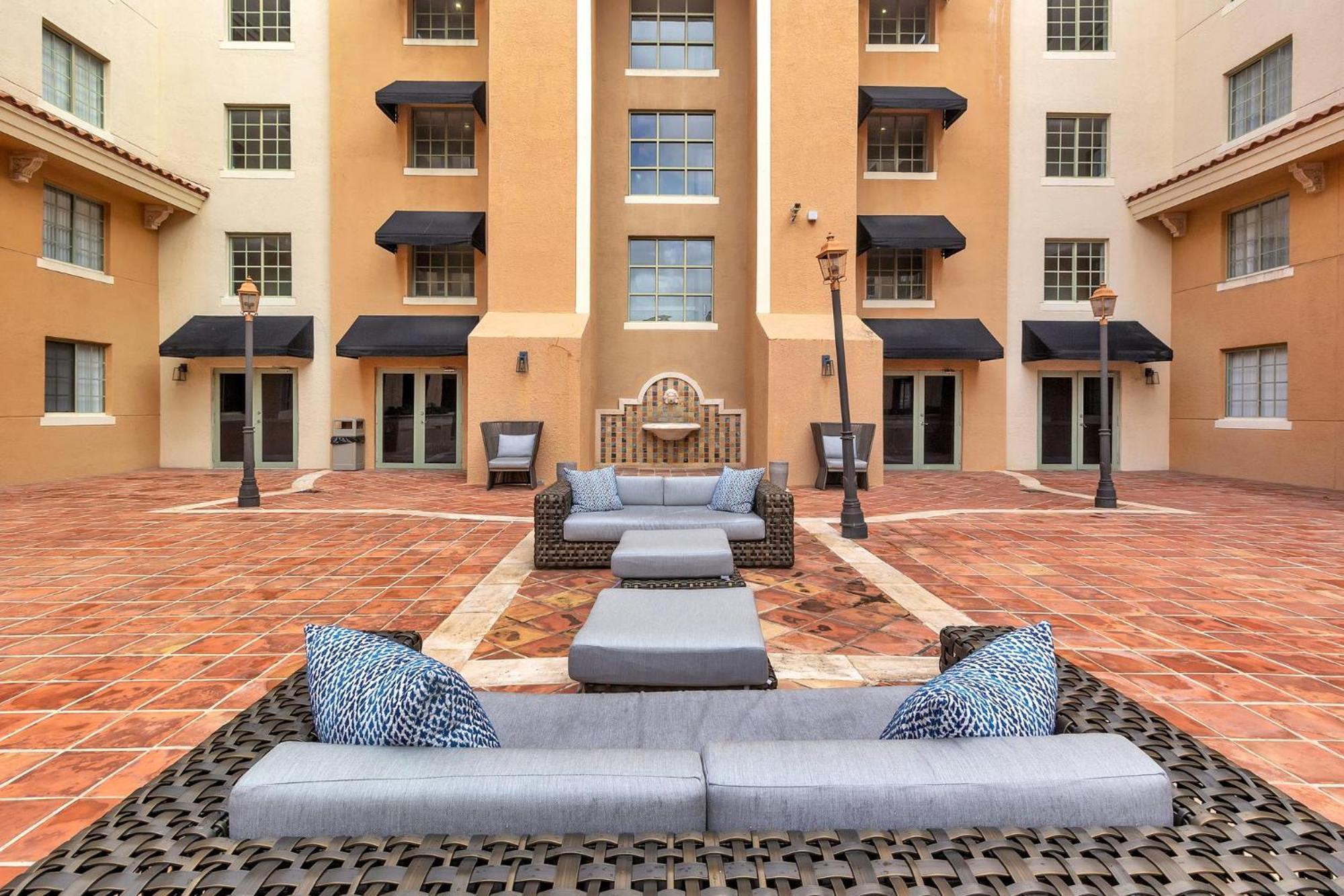Dharma Coral Gables At Gables Grand Plaza * Miami