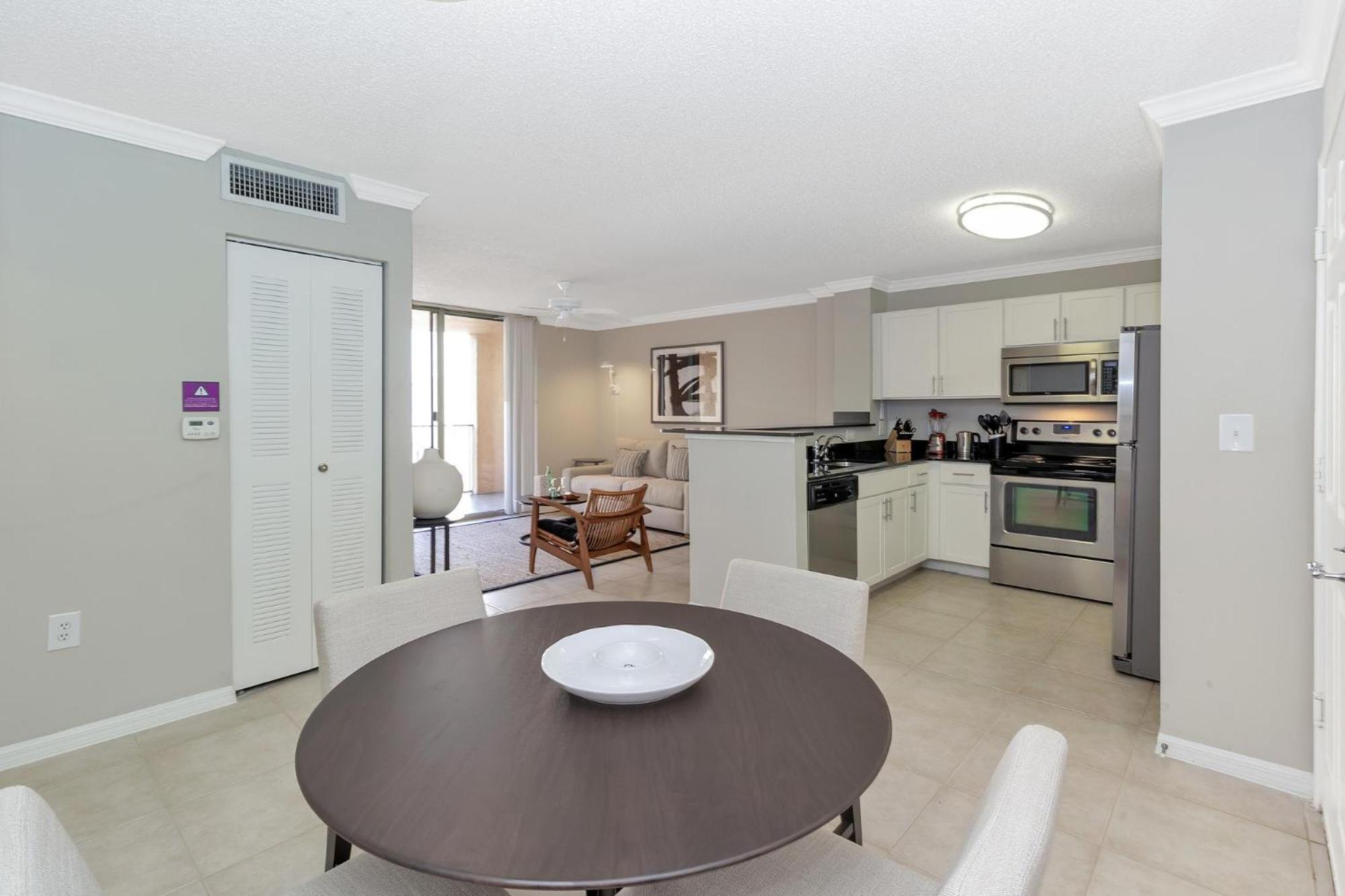Apartamento Dharma Coral Gables At Gables Grand Plaza Miami