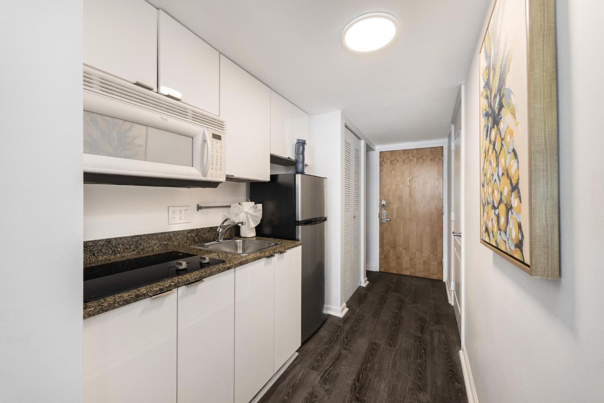 In Brickell With Pool, Gym, Free Parking And Game Apartment *