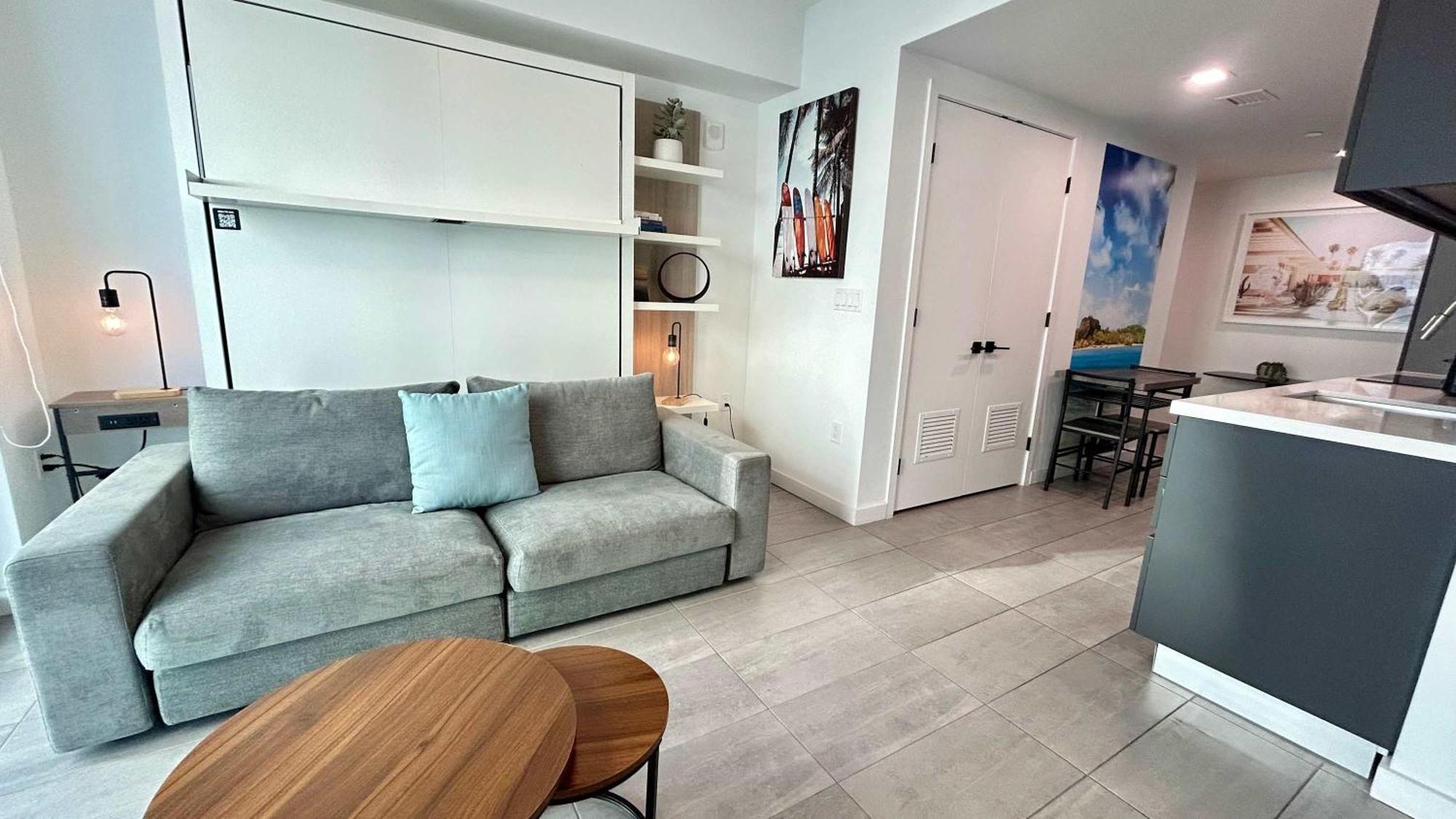 Apartment Sky-high Oasis Large Pool & Gym *