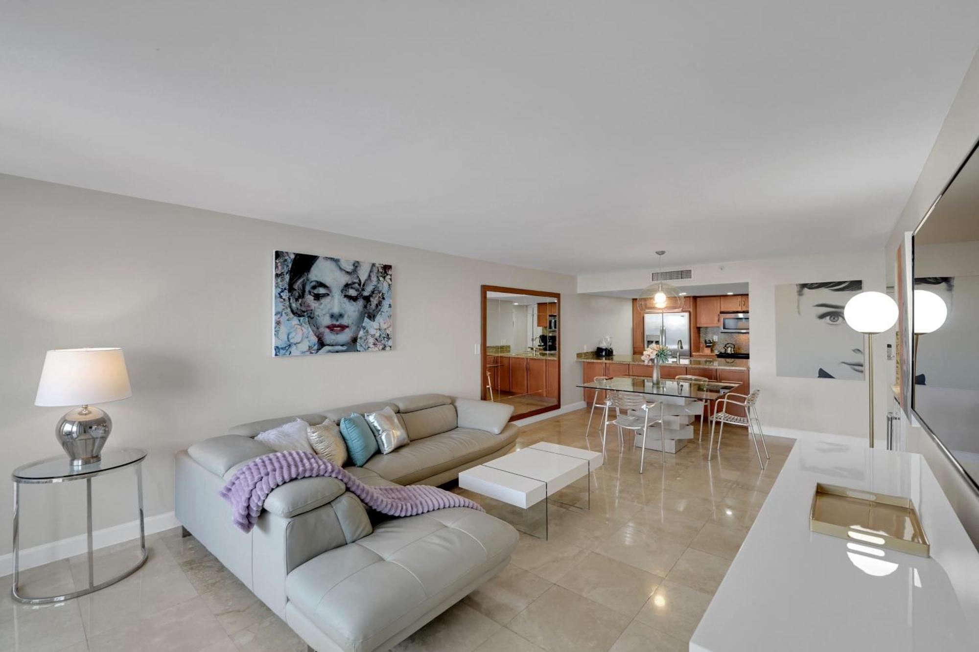 Permanent Vacation! Direct Water Views! Apartamento Miami