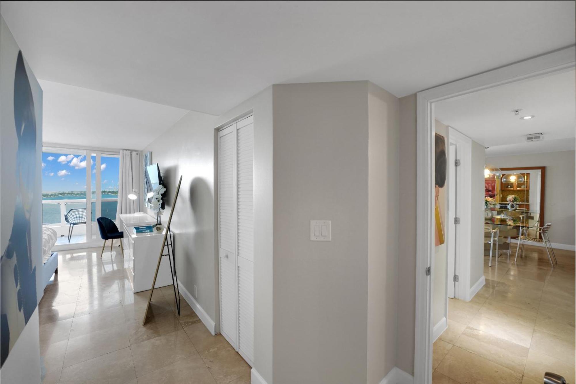 Apartamento Permanent Vacation! Direct Water Views! *