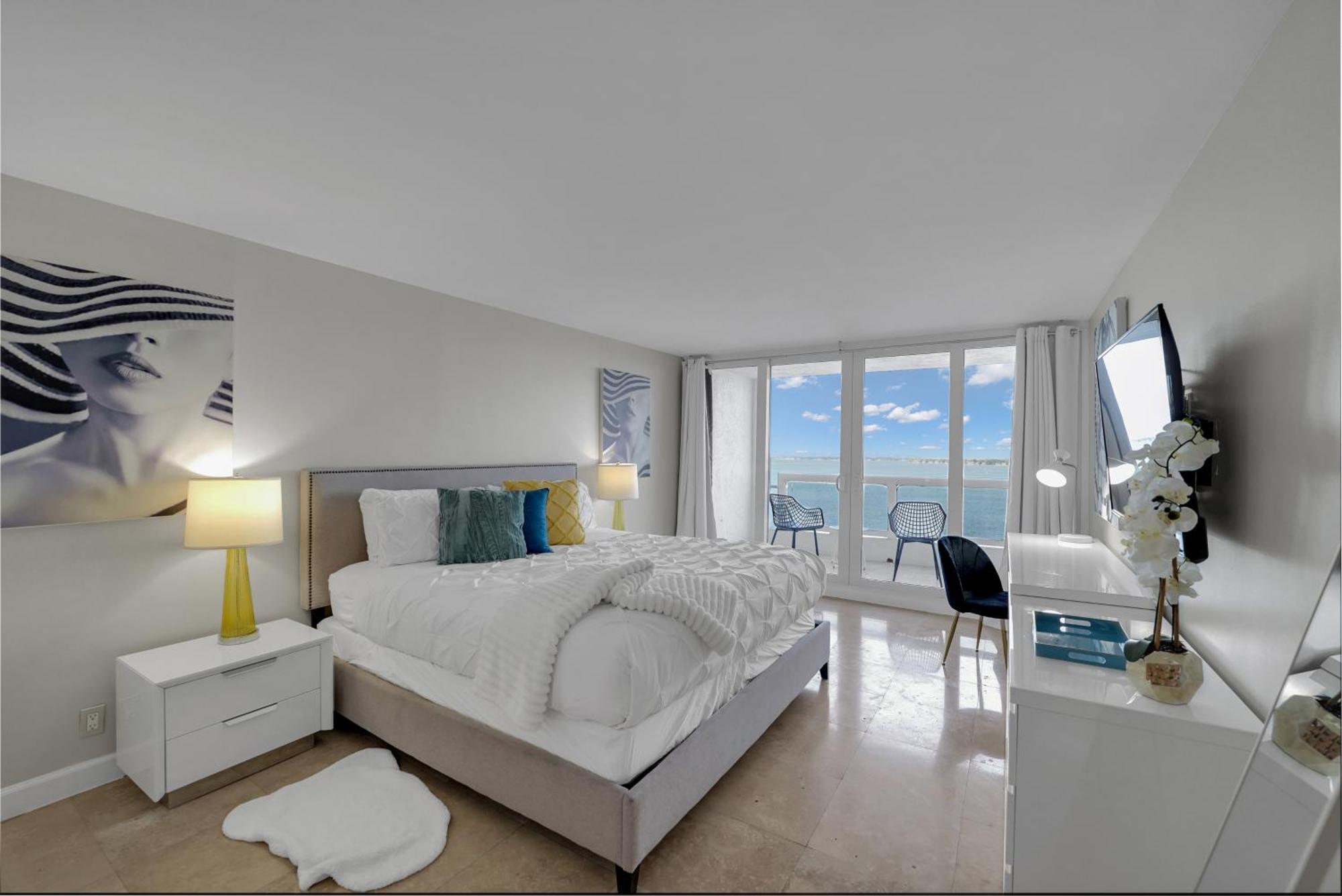 Permanent Vacation! Direct Water Views! Apartamento Miami