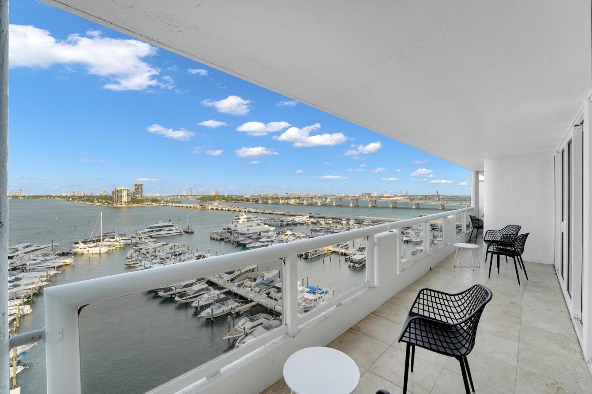 Apartamento Permanent Vacation! Direct Water Views! Miami