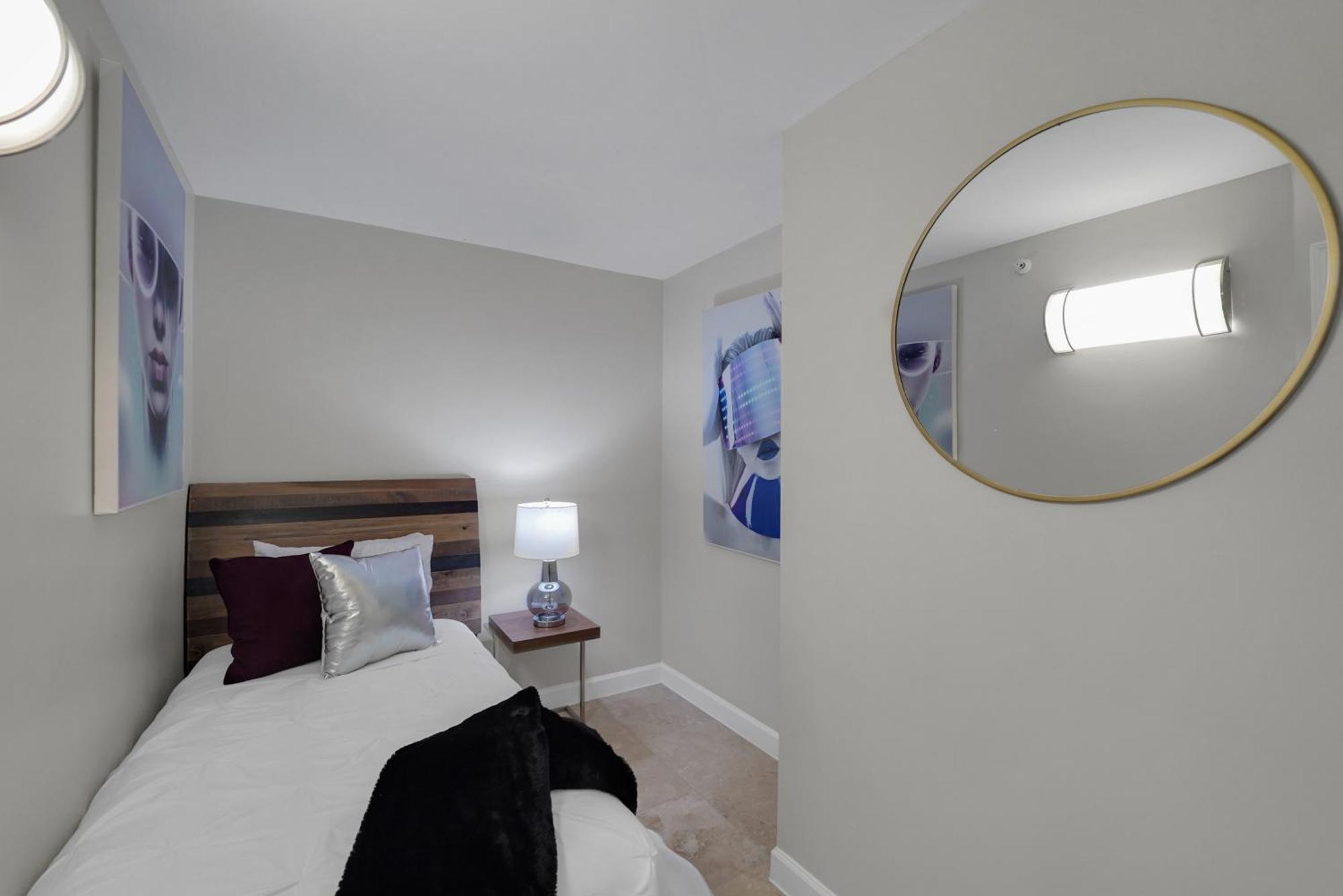 Apartamento Permanent Vacation! Direct Water Views! *