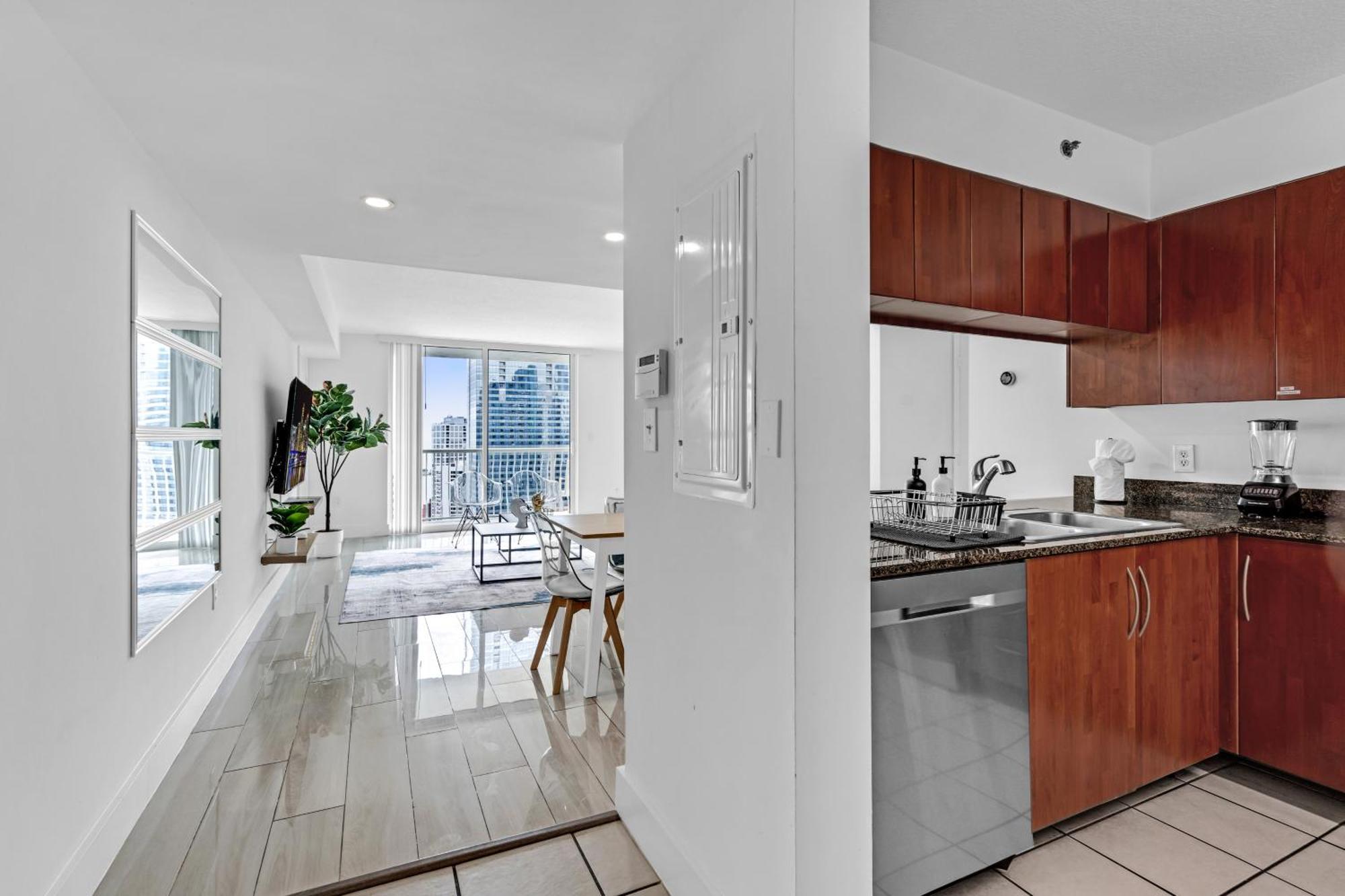 Lux 2b/2b Brickell - Free Parking *