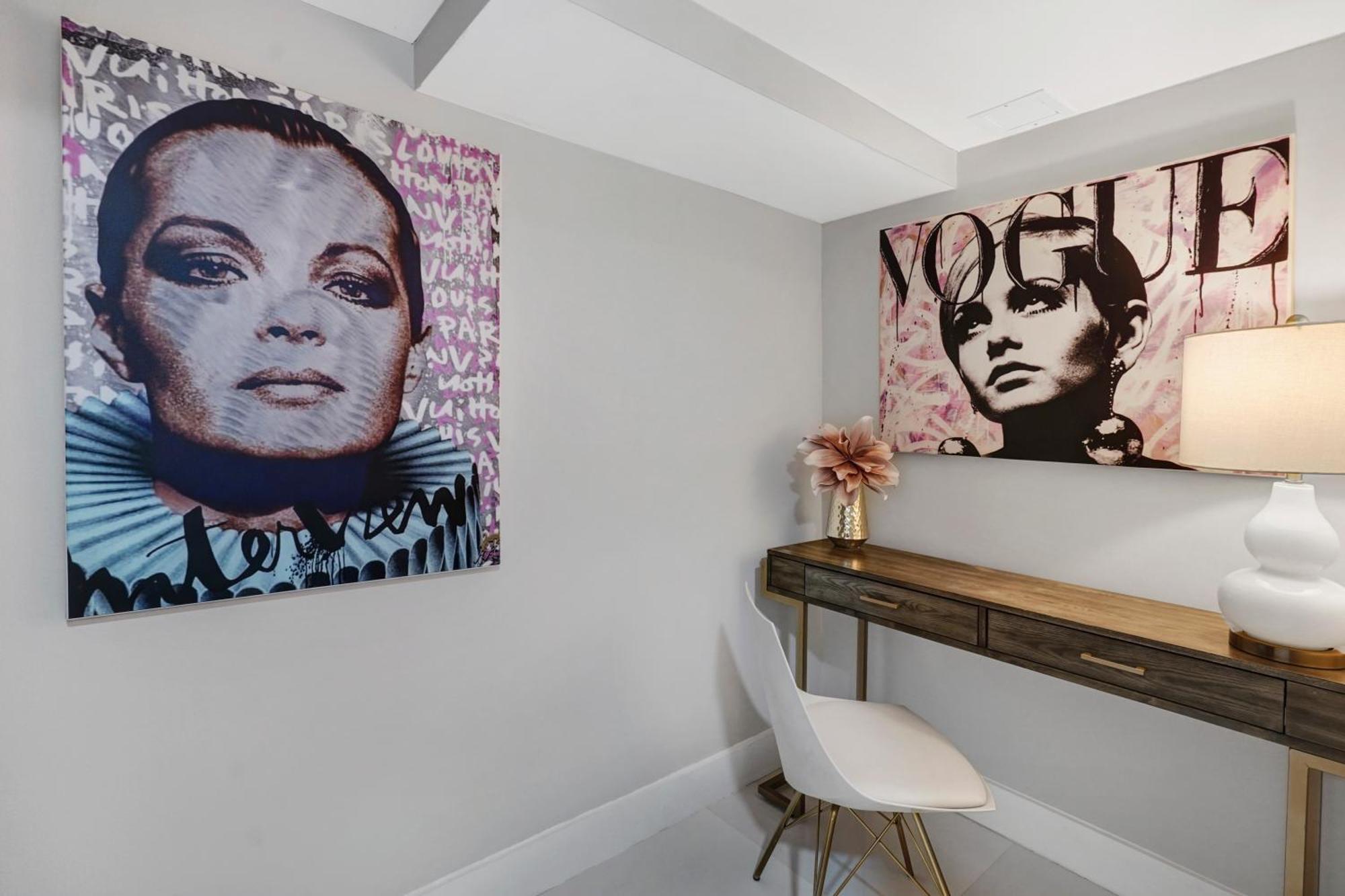 The Queen B! Water & Skyline Views - Renovated Apartment