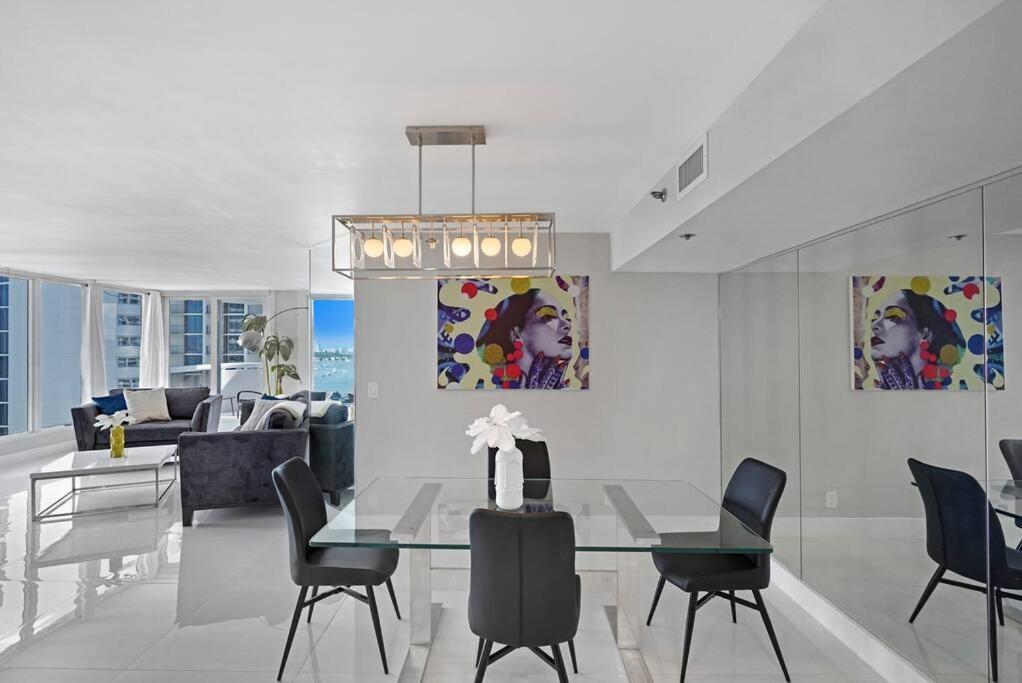 The Queen B! Water & Skyline Views - Renovated Apartment Miami