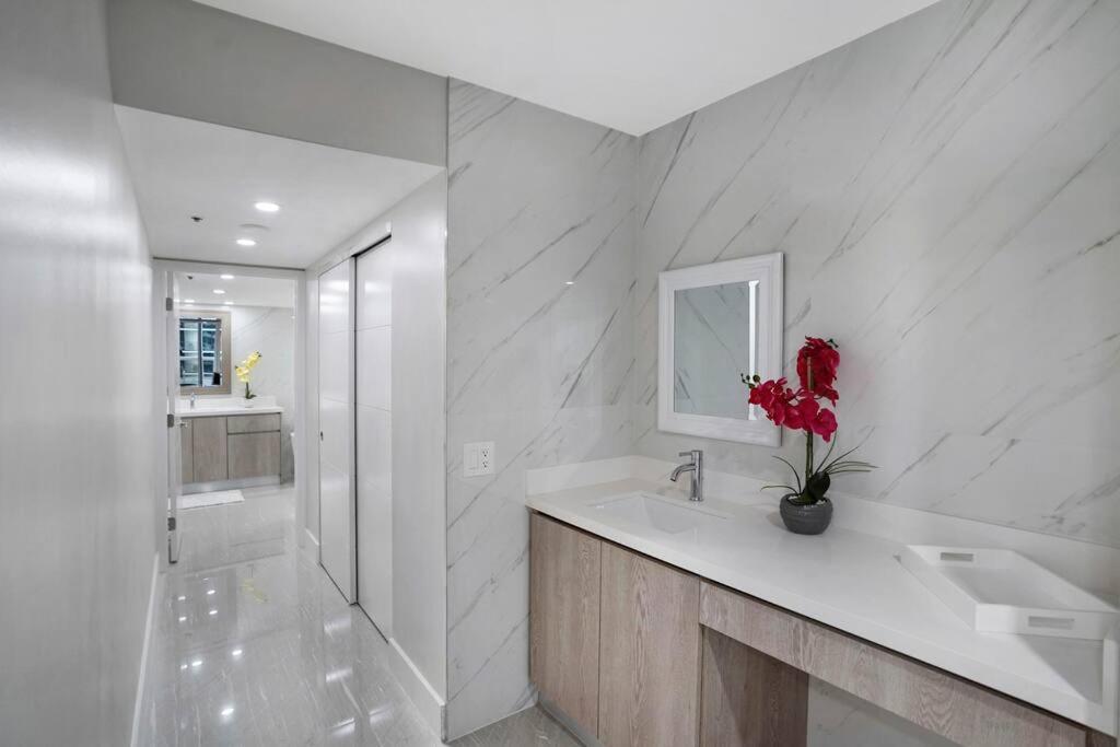 Apartamento Calypso - Gorgeous Renovated Spacious Condo!