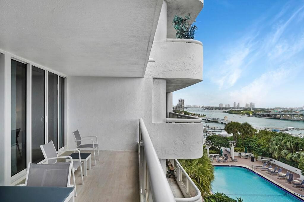 Calypso - Gorgeous Renovated Spacious Condo! Apartamento Miami