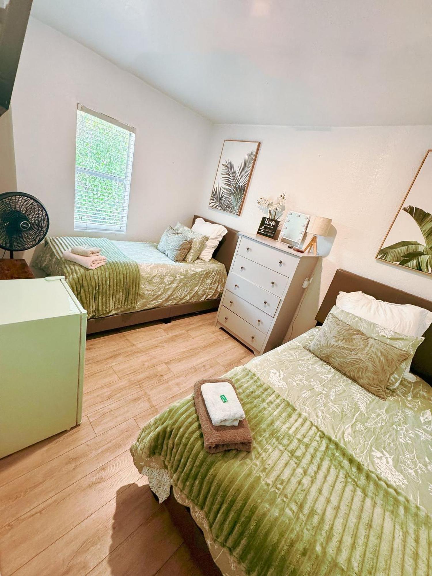 Guest house Deluxe In Location In A 2 Bedrooms Unit - Parking, Laundry And Luggage Storage