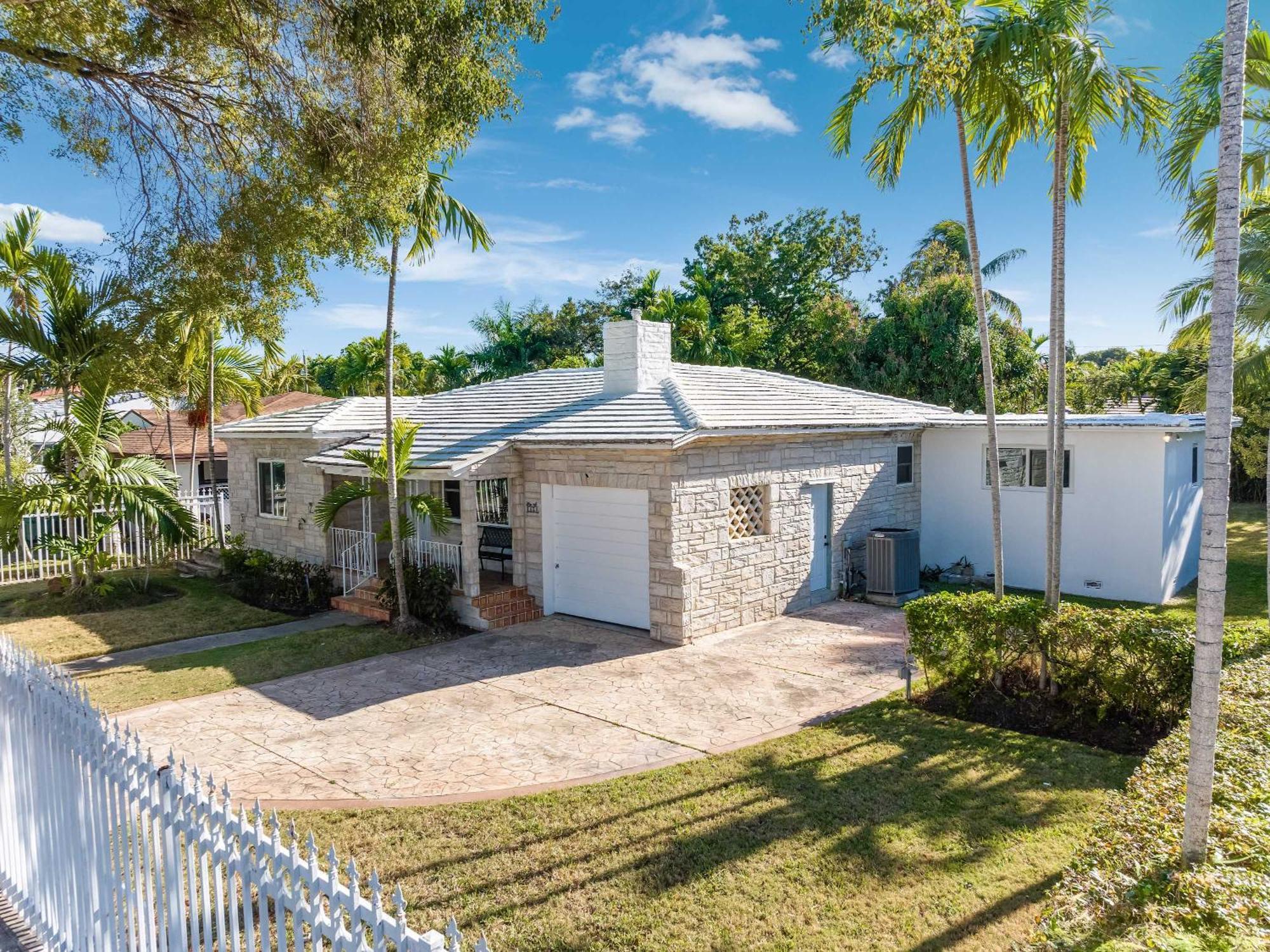 Casa De Jai- Your Space Near Brickell Holiday home Miami