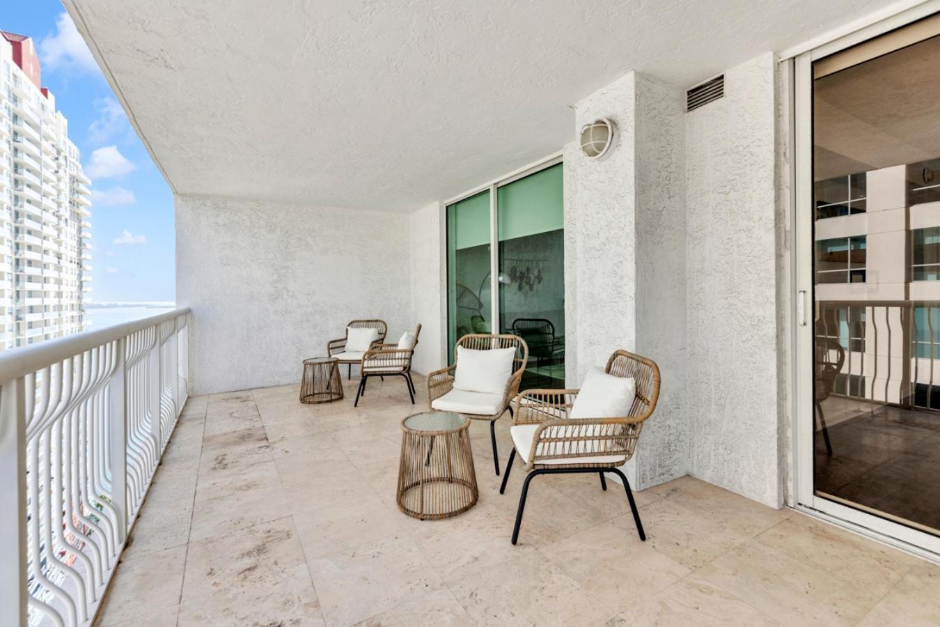 Luxury Brickell Stay-bay View