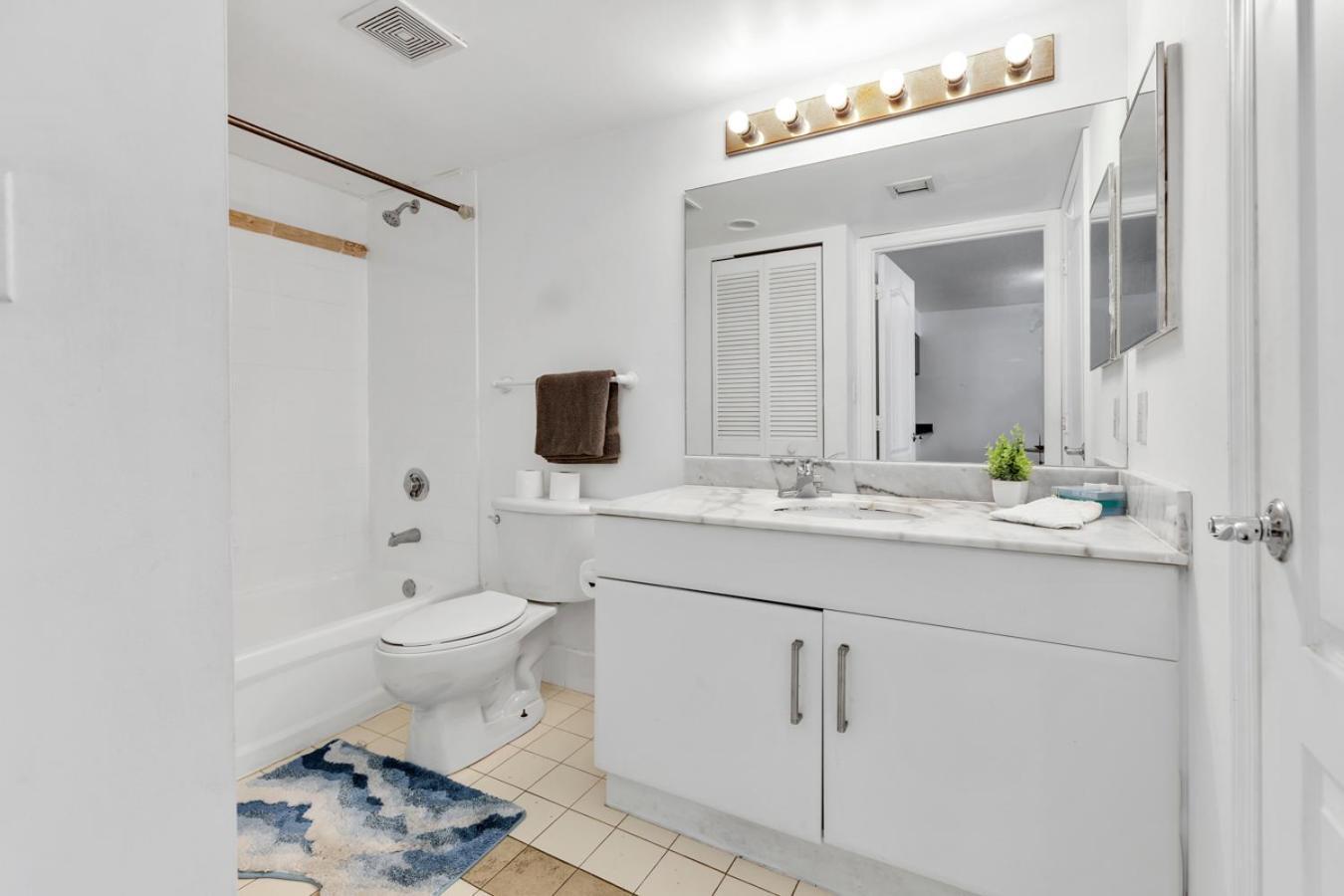 Luxury Brickell Stay-bay View Apartment