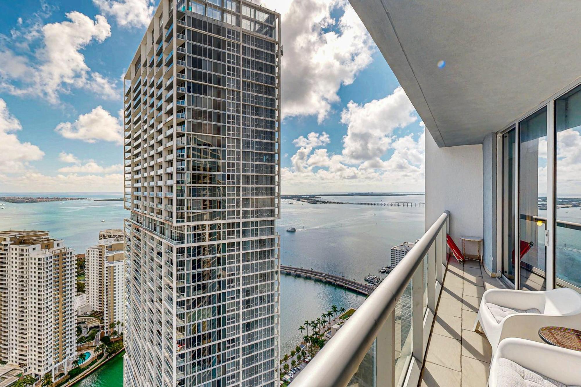 Iconic Views Apartment