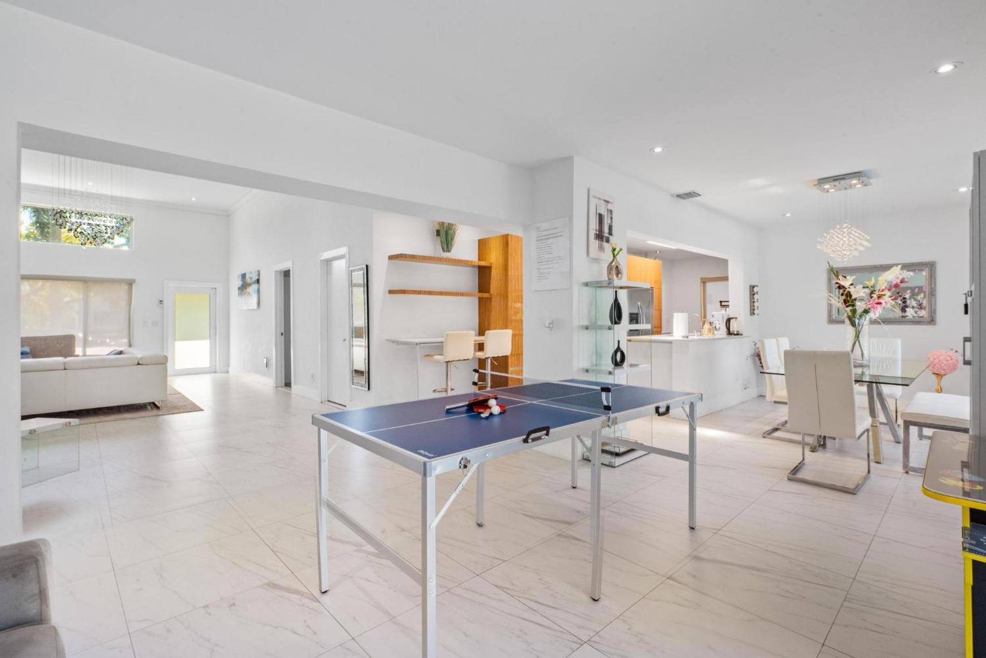 Hyperion - Luxurious 5b W Pool & Lounge *
