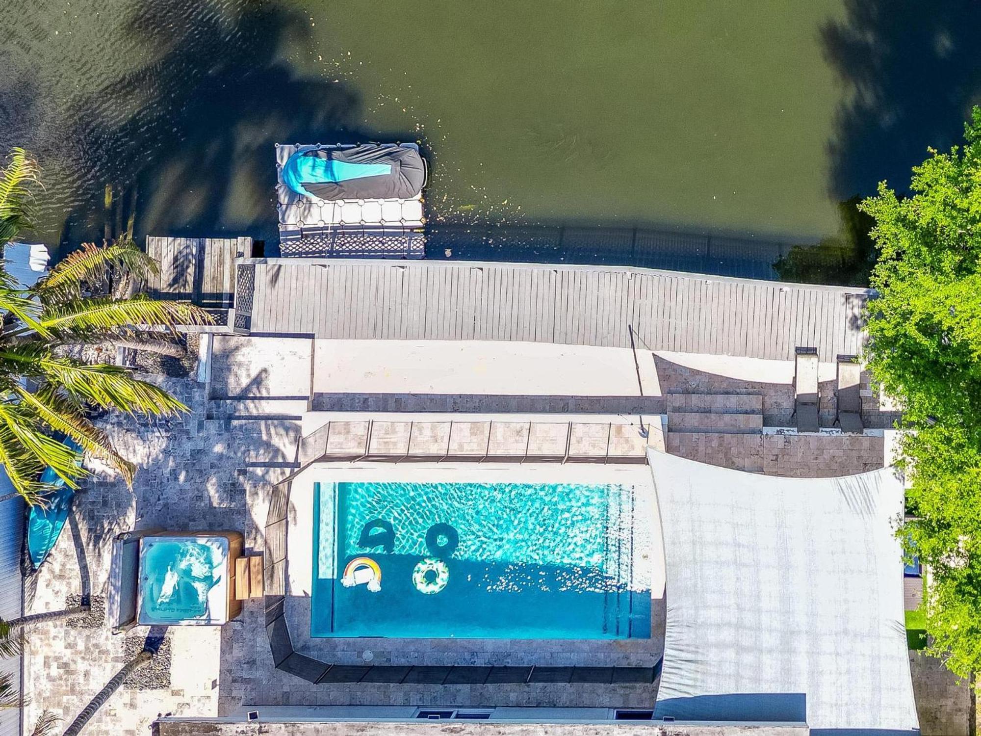 Hyperion - Luxurious 5b W Pool & Lounge Holiday home Miami