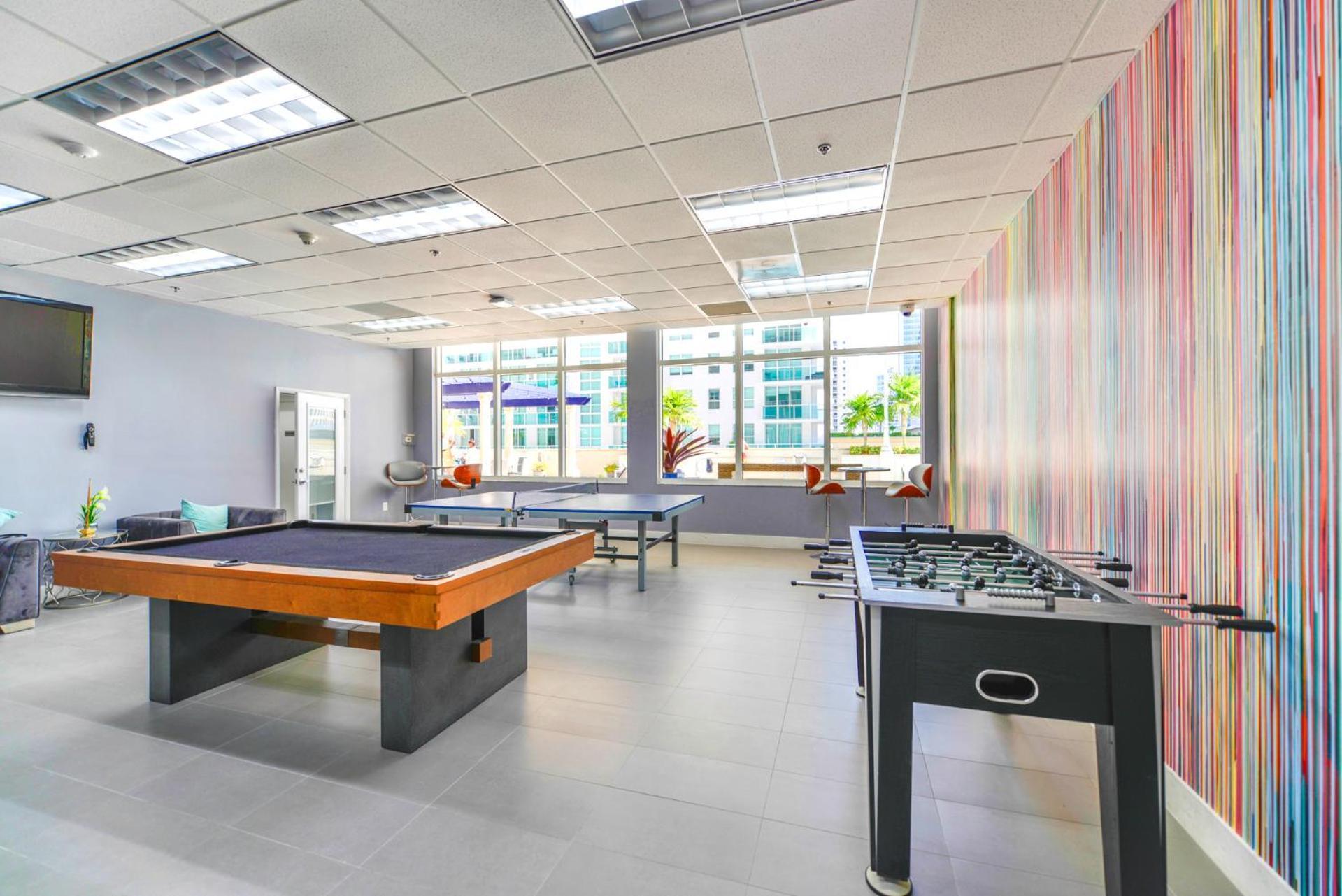 With Panoramic Views In Brickell Apartment *