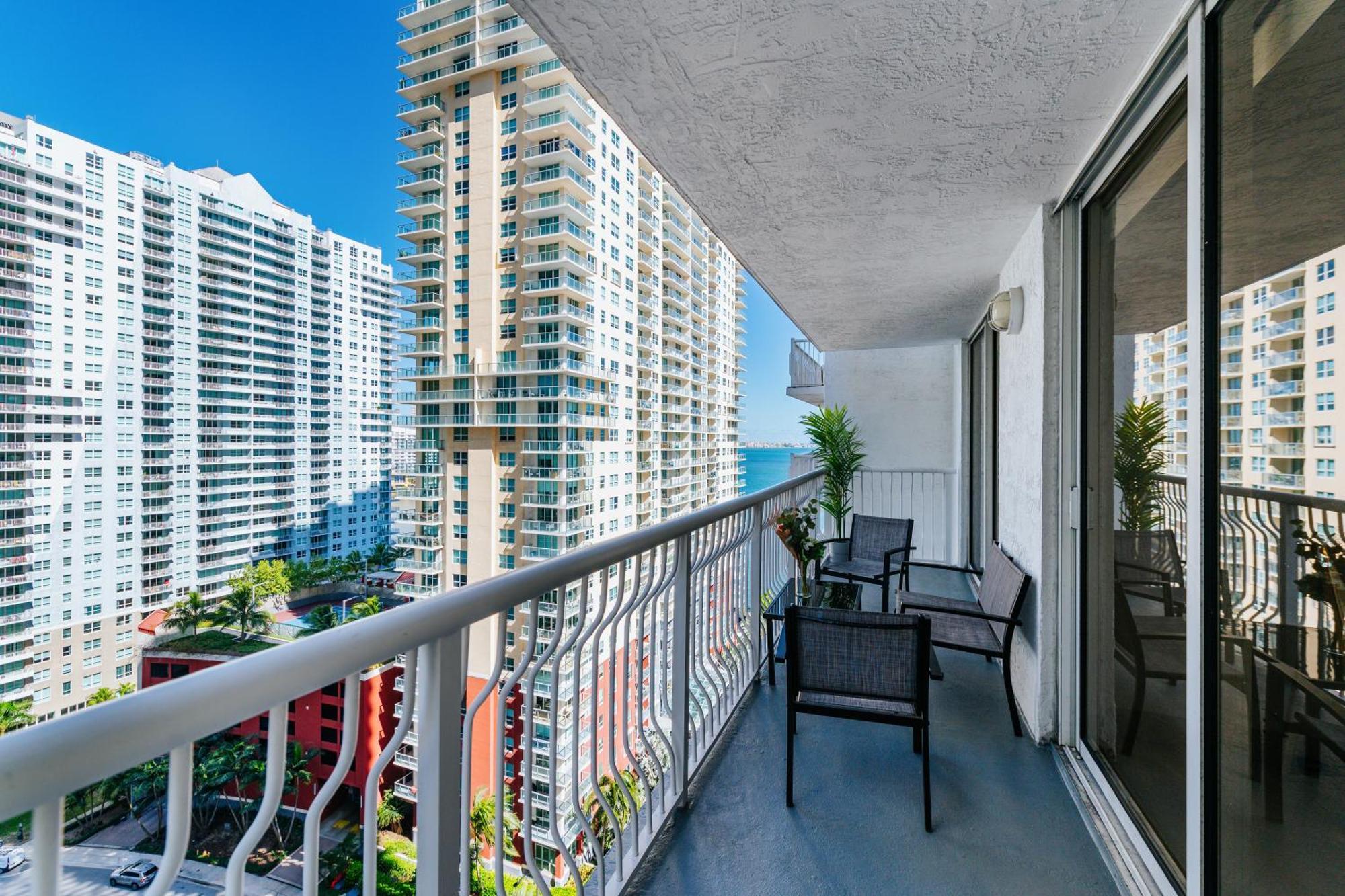 Amazing 2 Bedroom At Brickell, Free Parking Apartment Miami