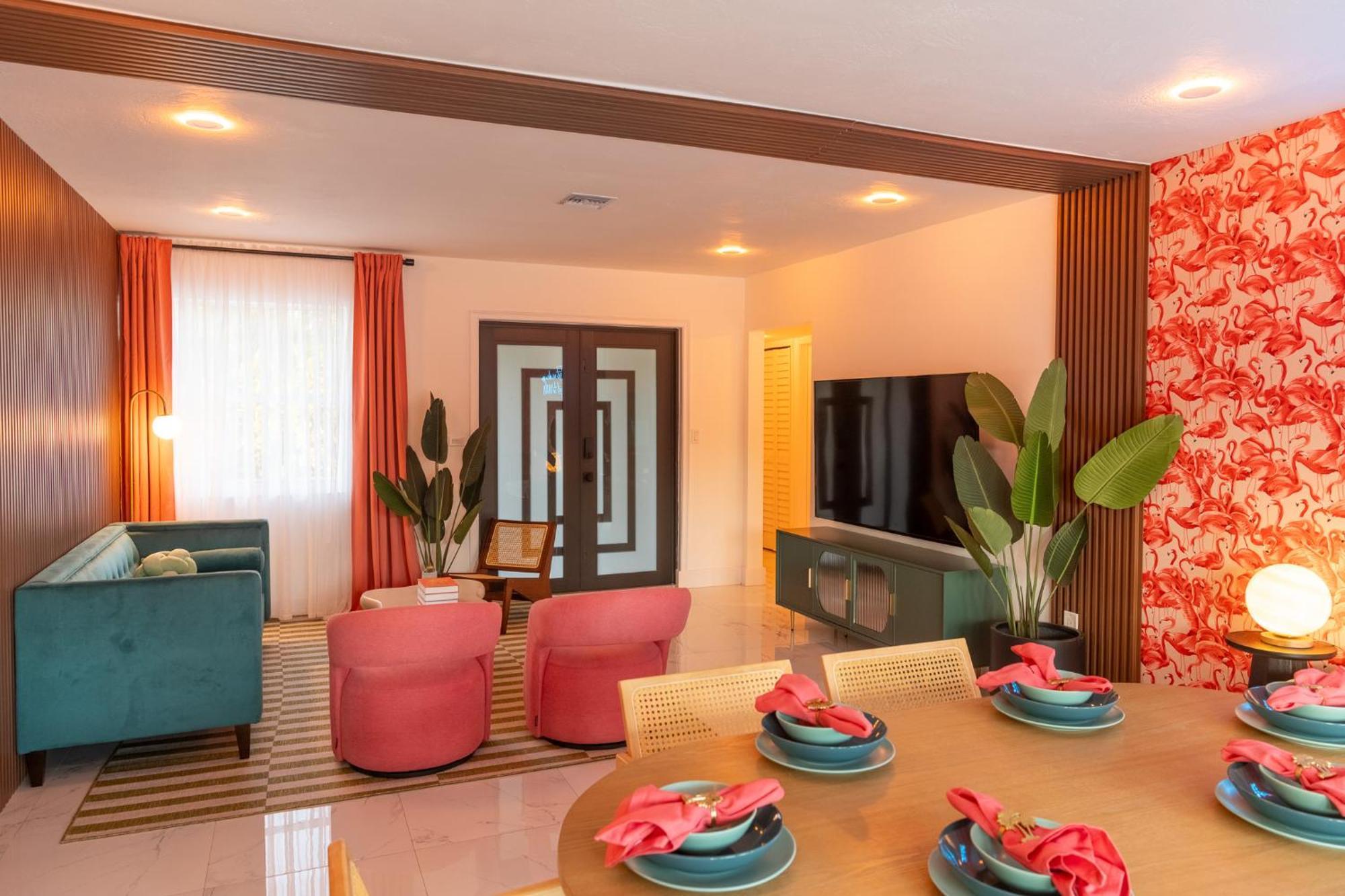 Holiday home Luxe For 8, Hot Tub, Mins To Beach, Wynwood *