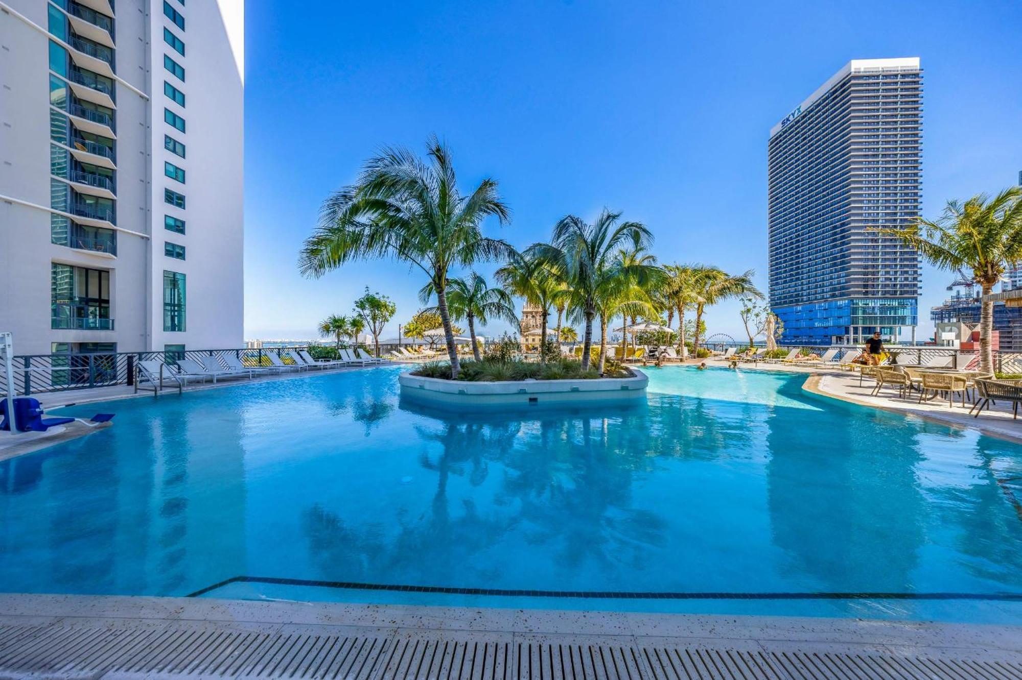 Apartment Luxury 1-br Ph With Breathtaking Downtown Views