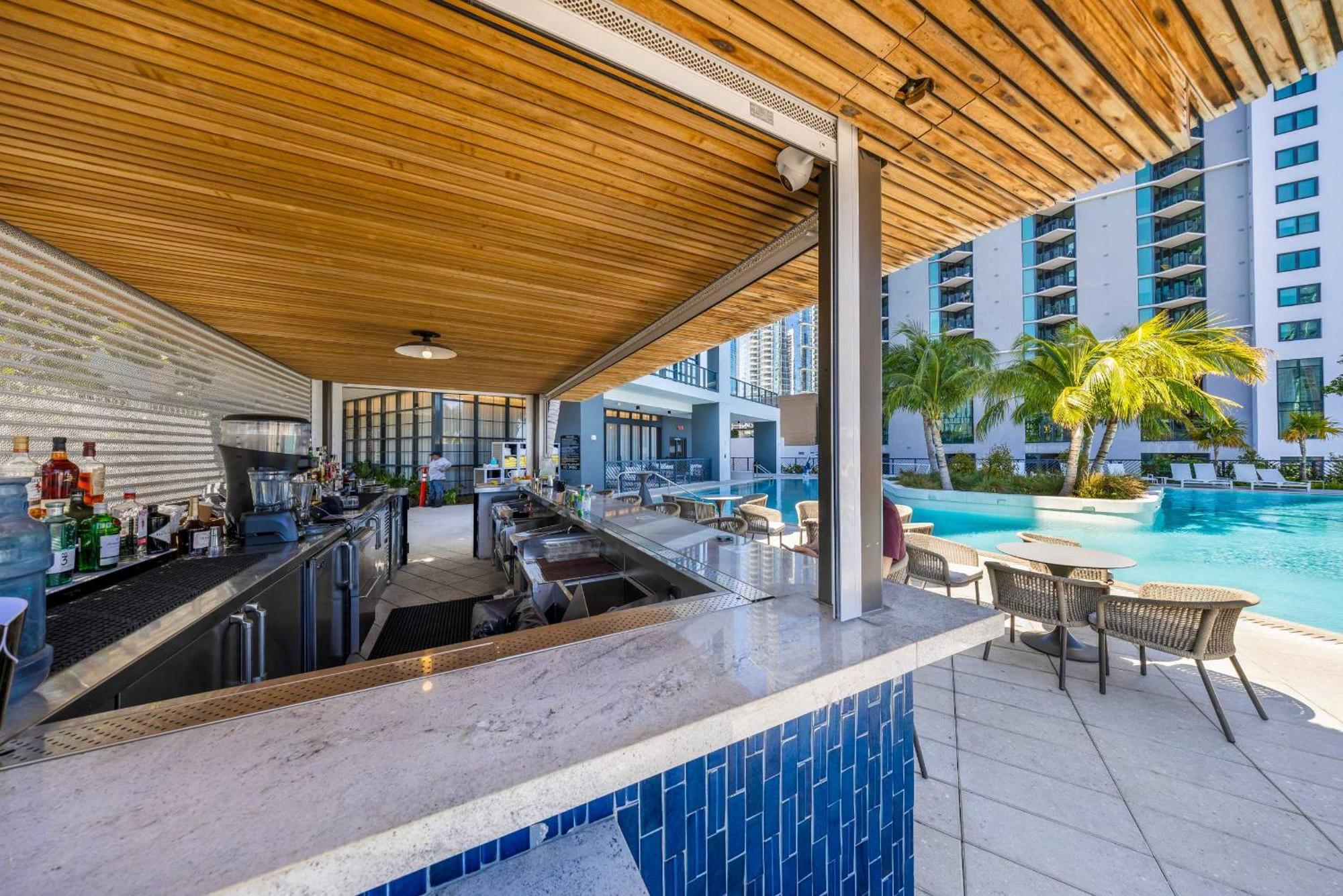 Apartment Skyline Escape Sleek 1br With Downtown Charm *