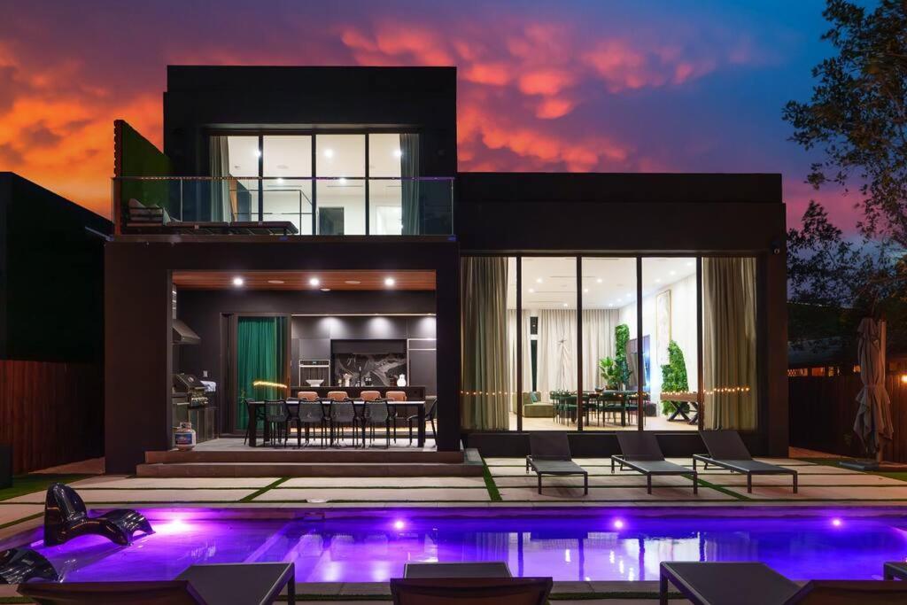New Build Huge Open Heated Pool Casa de férias *
