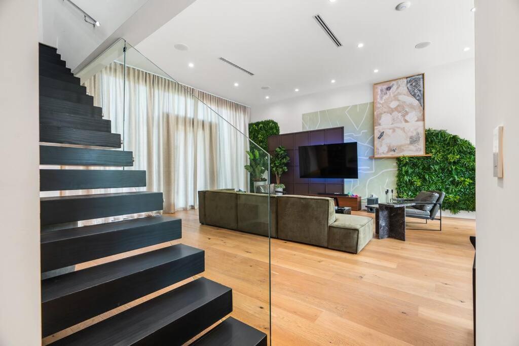 Casa de férias New Build Huge Open Heated Pool Miami