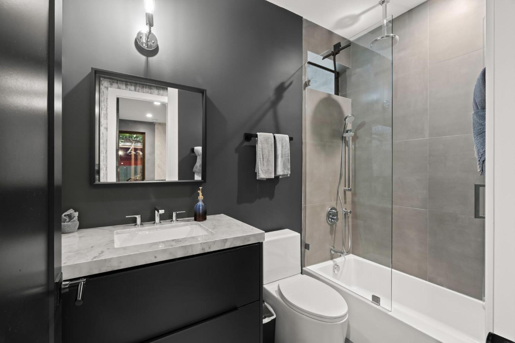 Stylish New W Heated Pool Maximalist Holiday home Miami