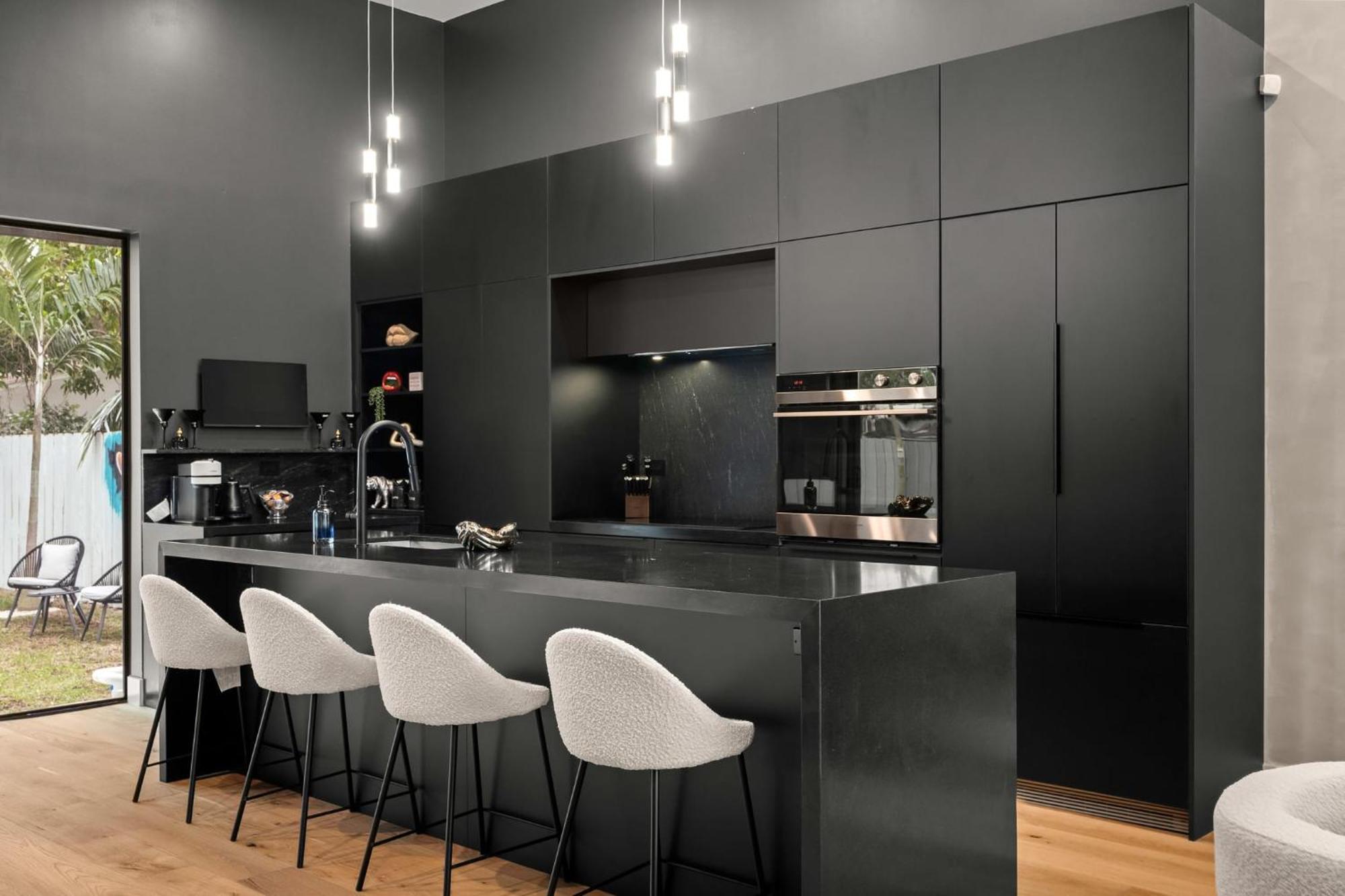 Stylish New W Heated Pool Maximalist Holiday home Miami