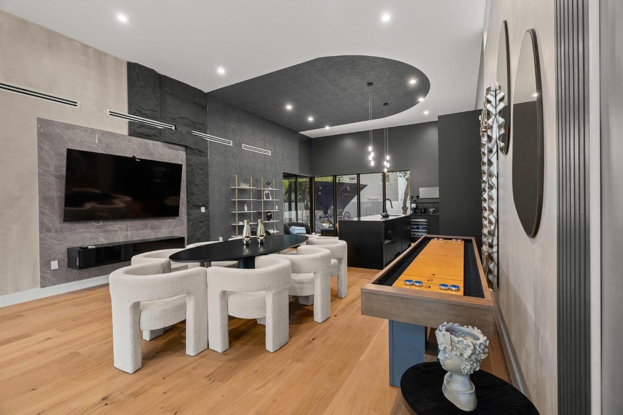 Stylish New W Heated Pool Maximalist Holiday home Miami