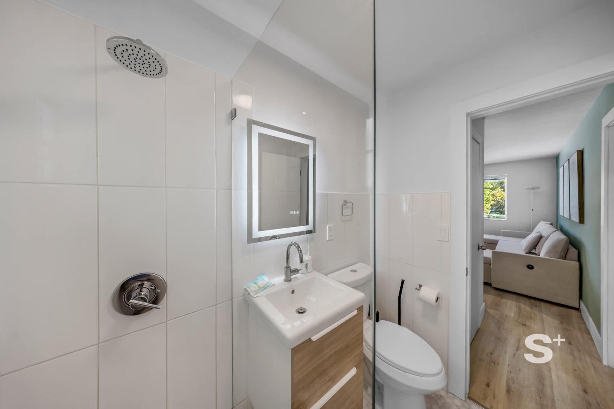 Stylish 1-br Urban Escape Apartment Miami
