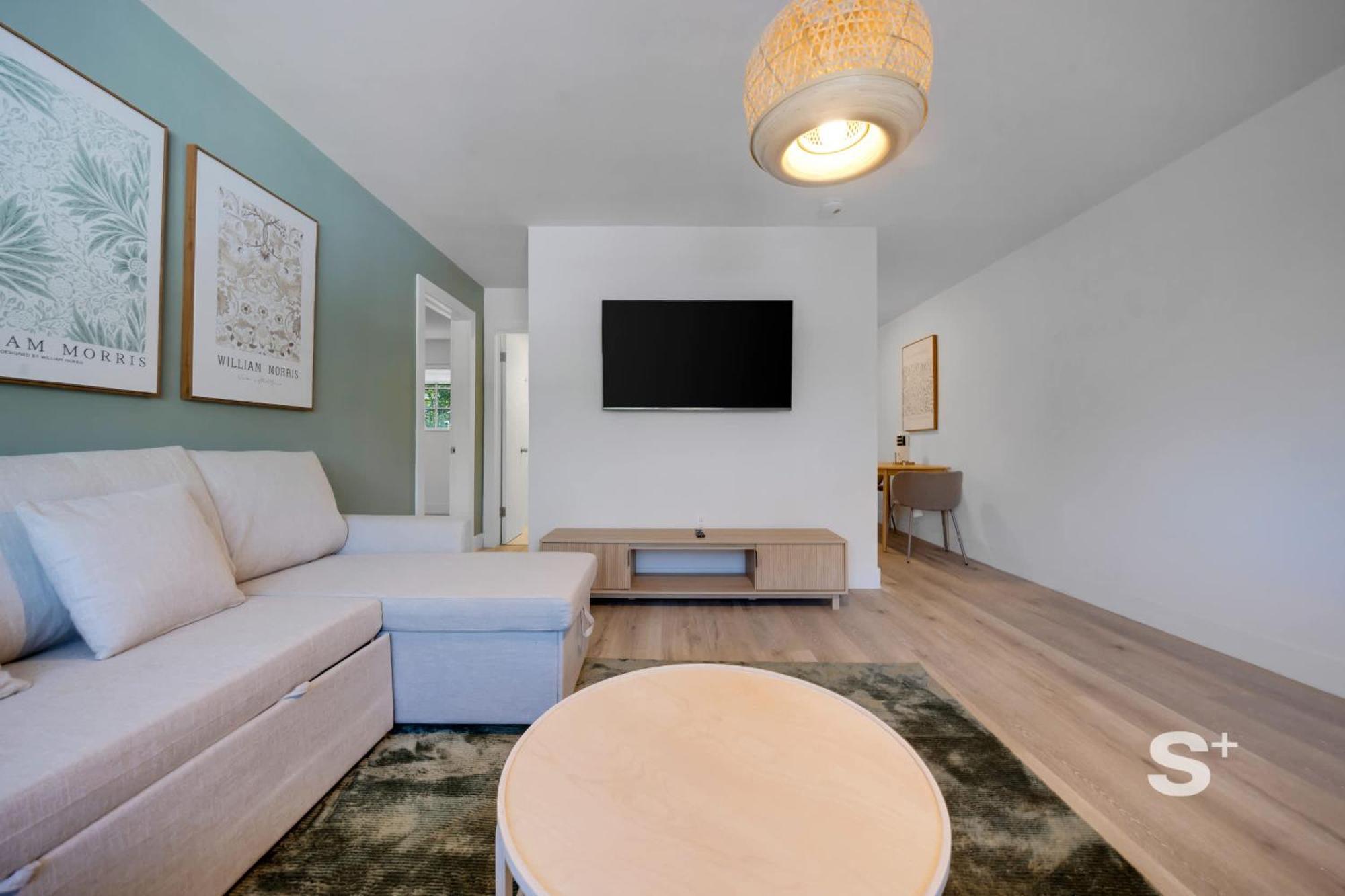 Stylish 1-br Urban Escape
