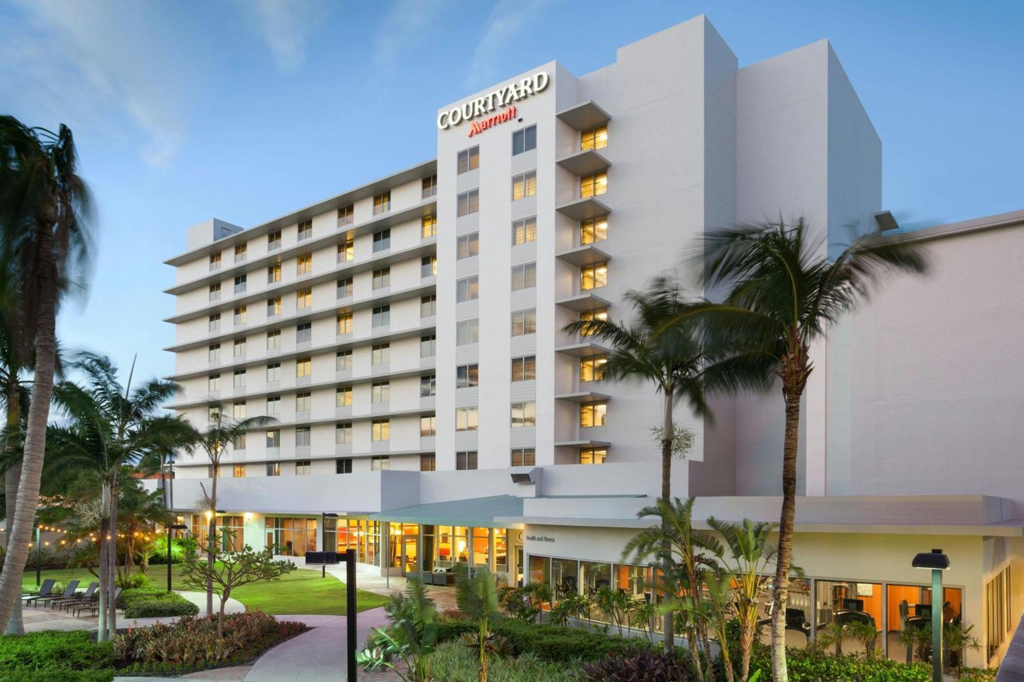 Hotel Courtyard By Marriott Airport Miami
