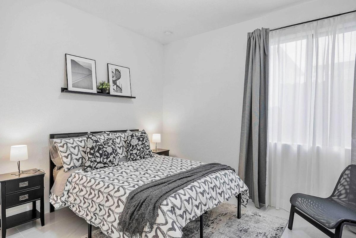 Avi Lux Iiii Guest house *