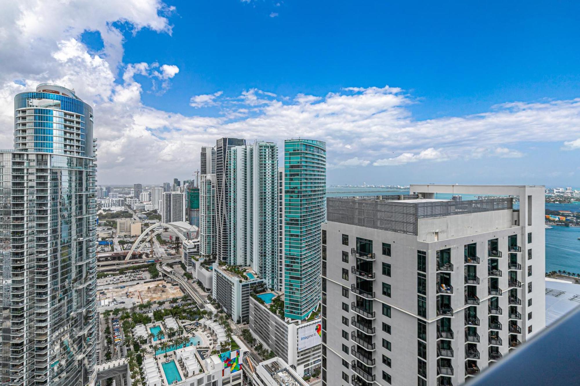 Grand Vista 4501 * Miami