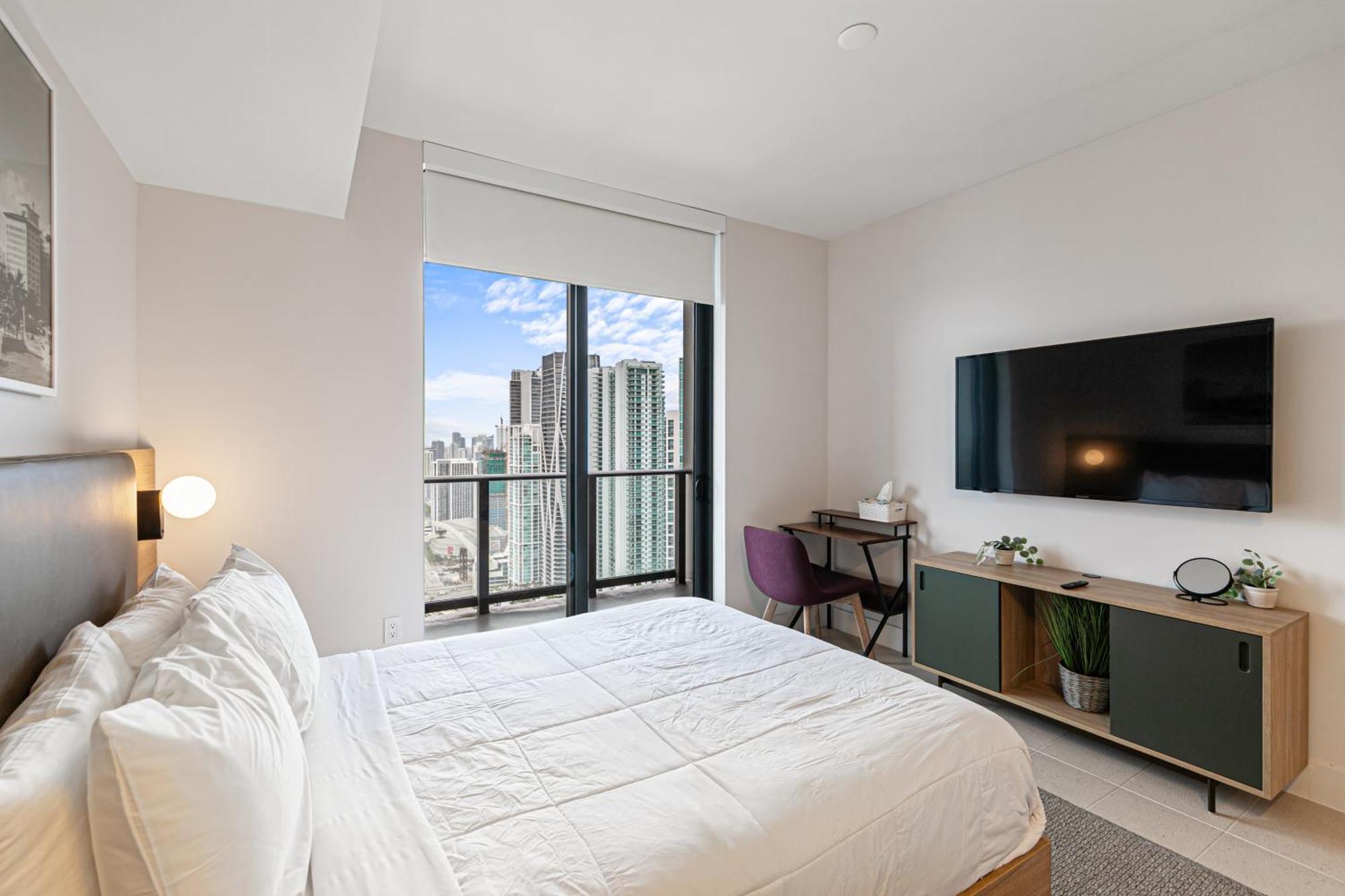 Grand Vista 4501 Apartment *