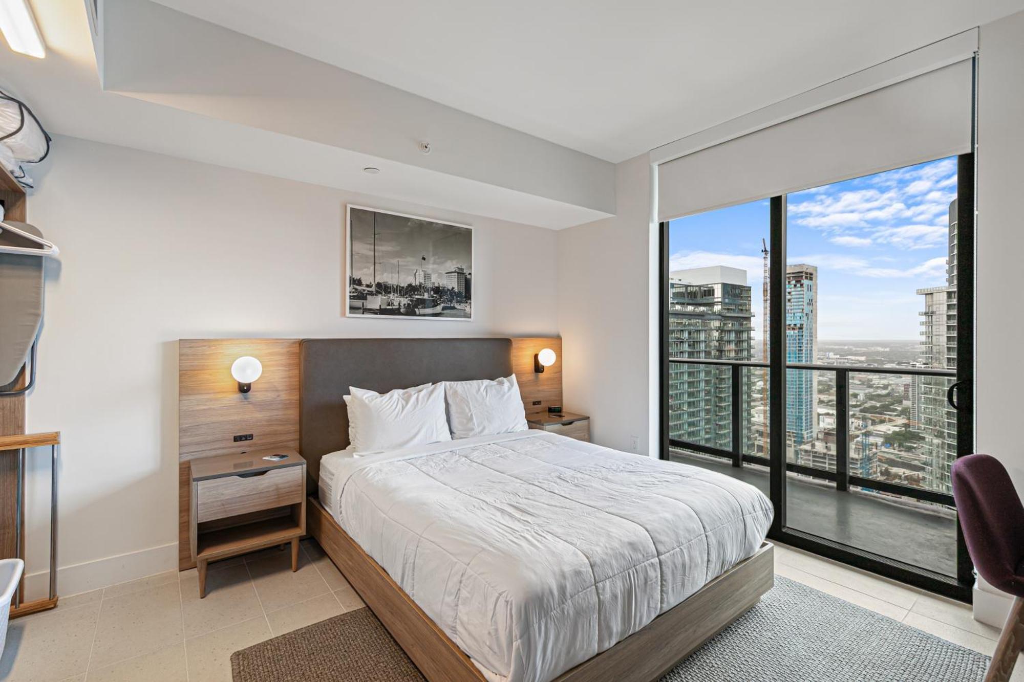 Grand Vista 4501 Apartment